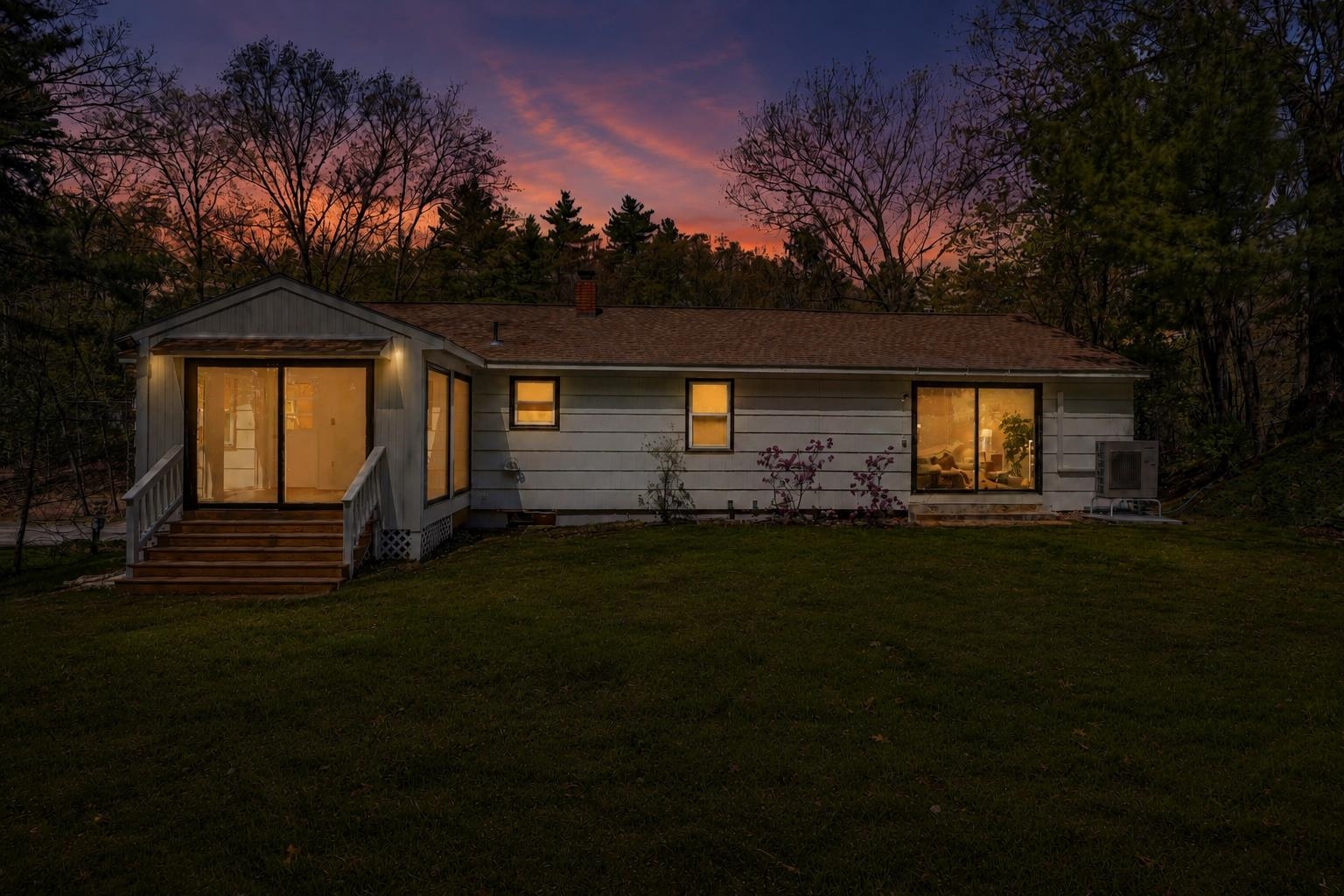 12 Davis Rd, Merrimack, NH 03054