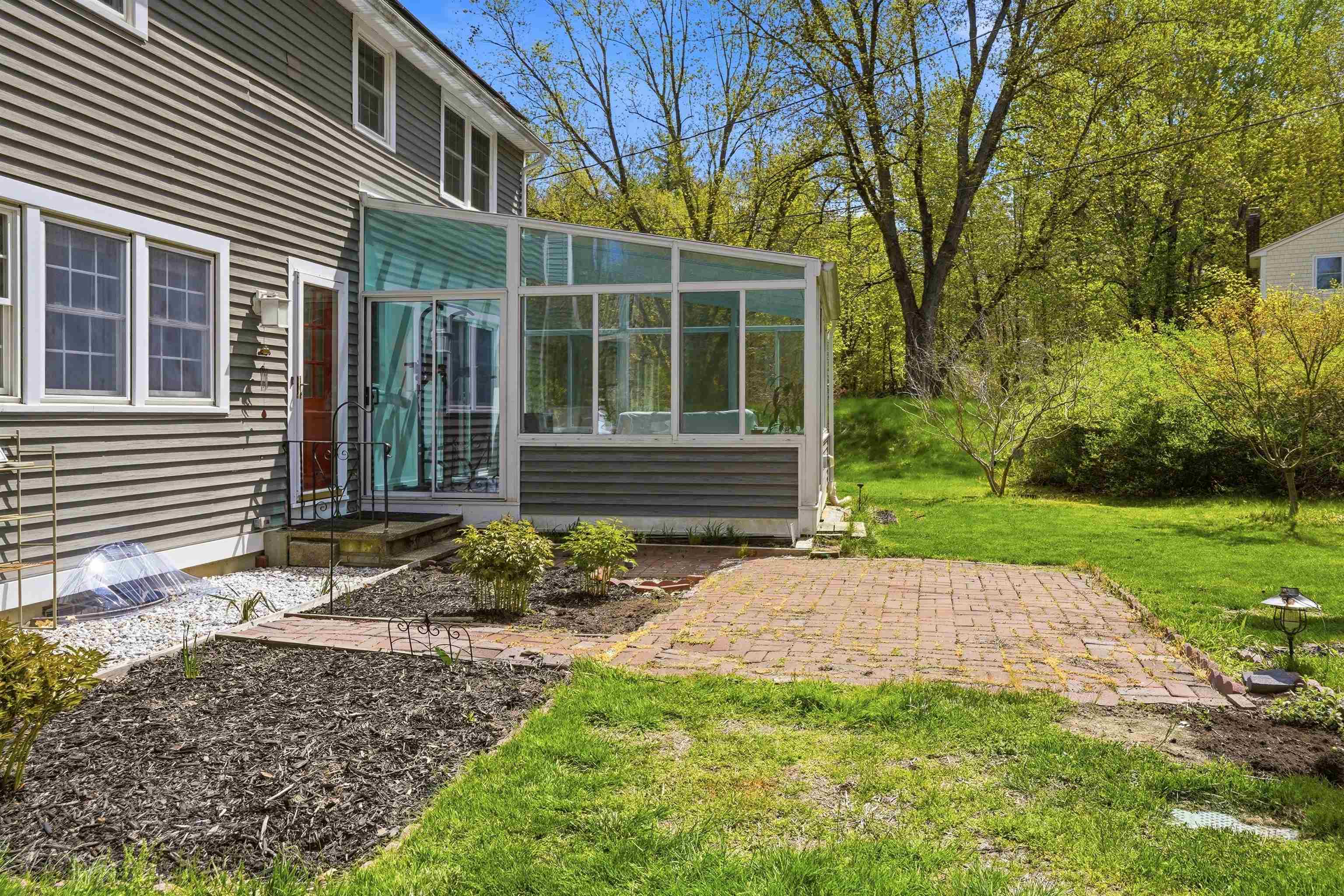 1 Denbow Rd, Durham, NH 03824