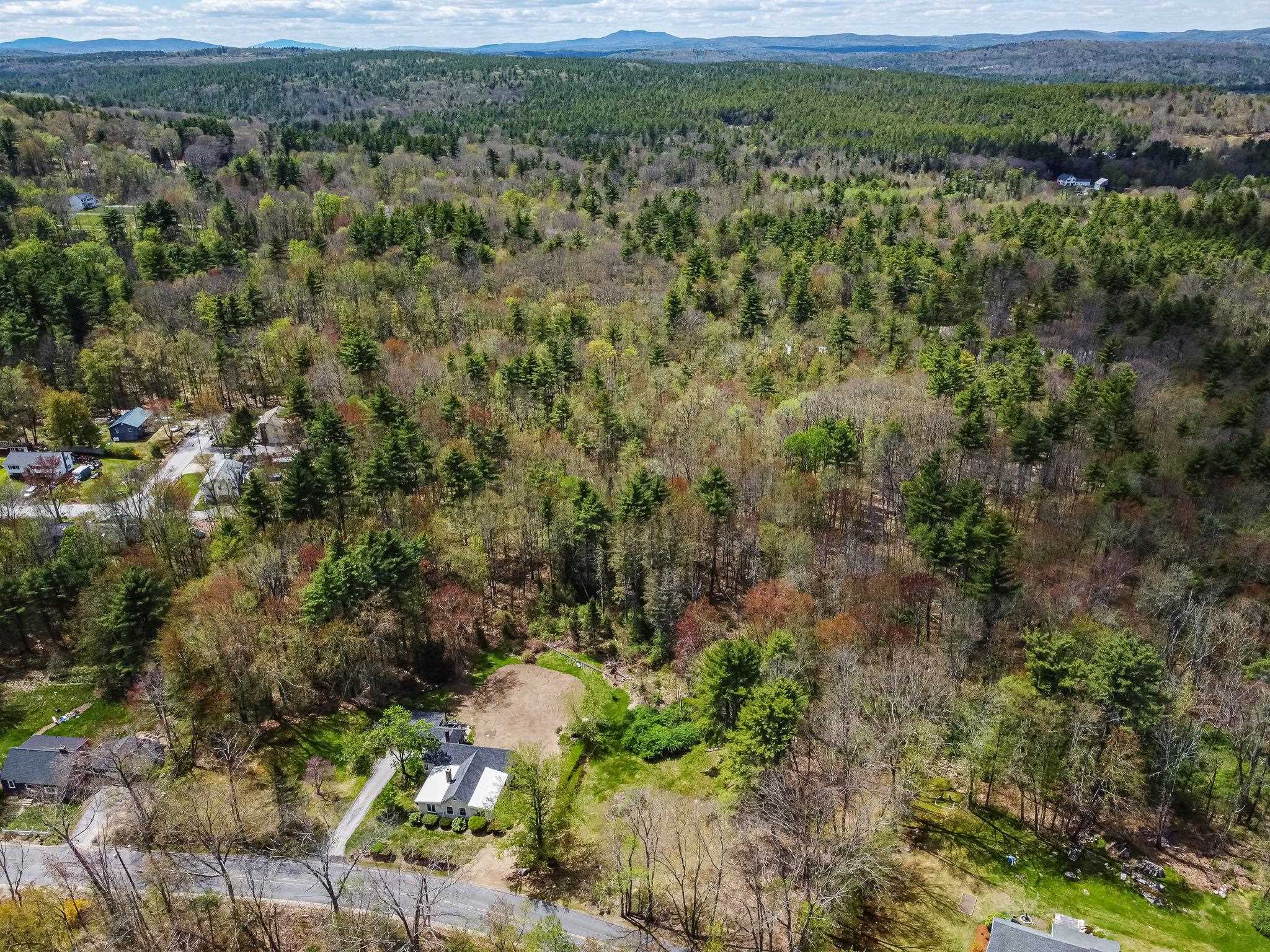 112 Mountain Rd, Goffstown, NH 03045
