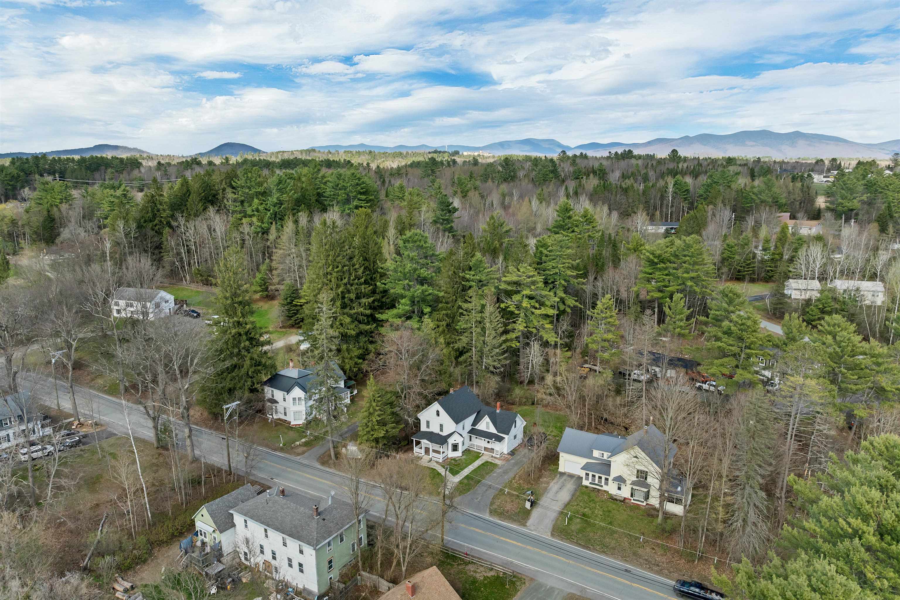 96 Elm St, Whitefield, NH 03598