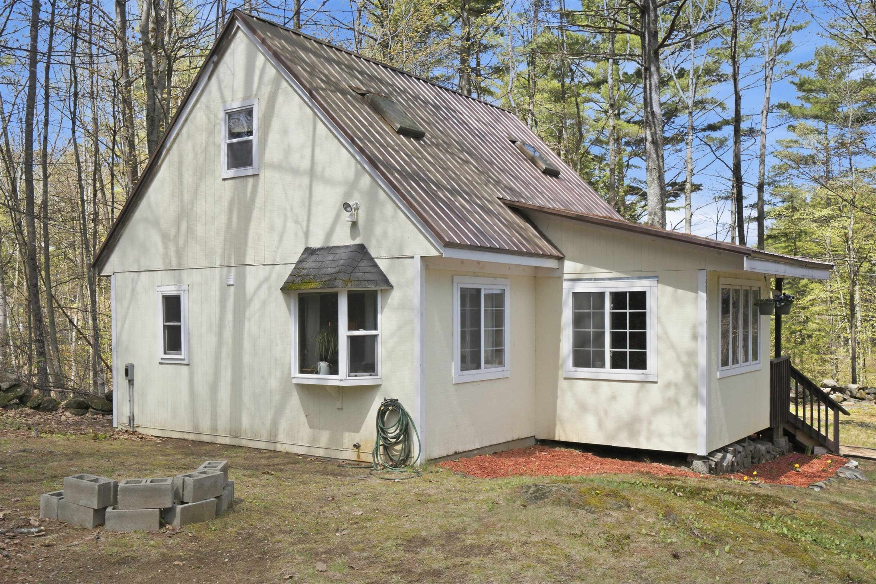 101 Canterbury Shore Dr, Canterbury, NH 03224
