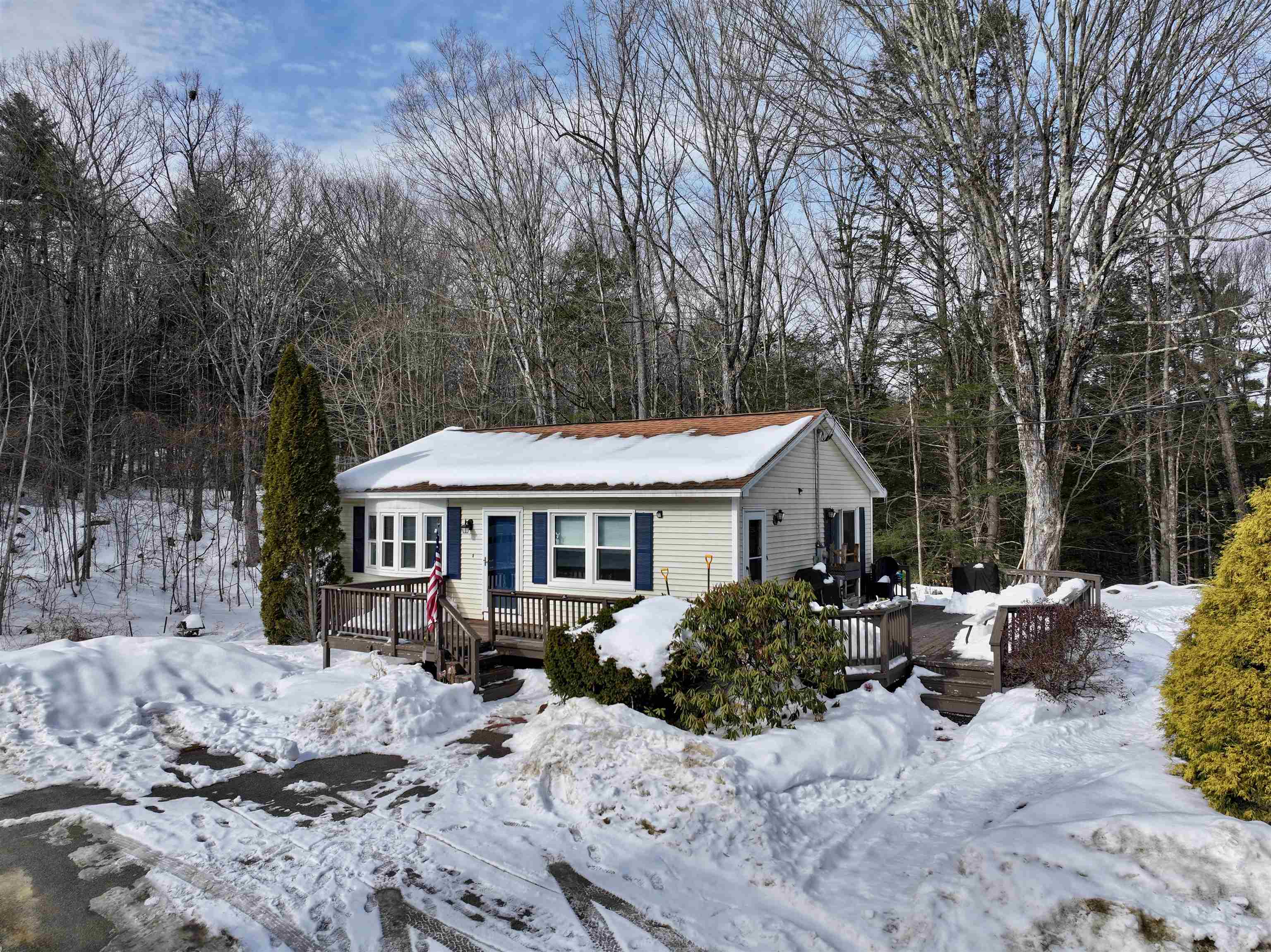 236 Walker Hill Rd, Weare, NH 03281