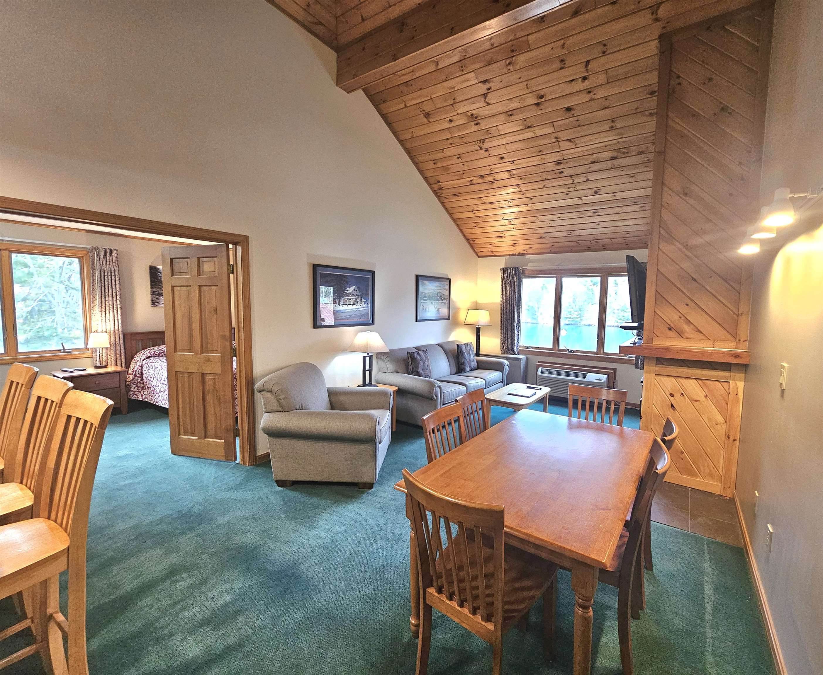 10 Lakeside West Dr, Woodstock, NH 03262