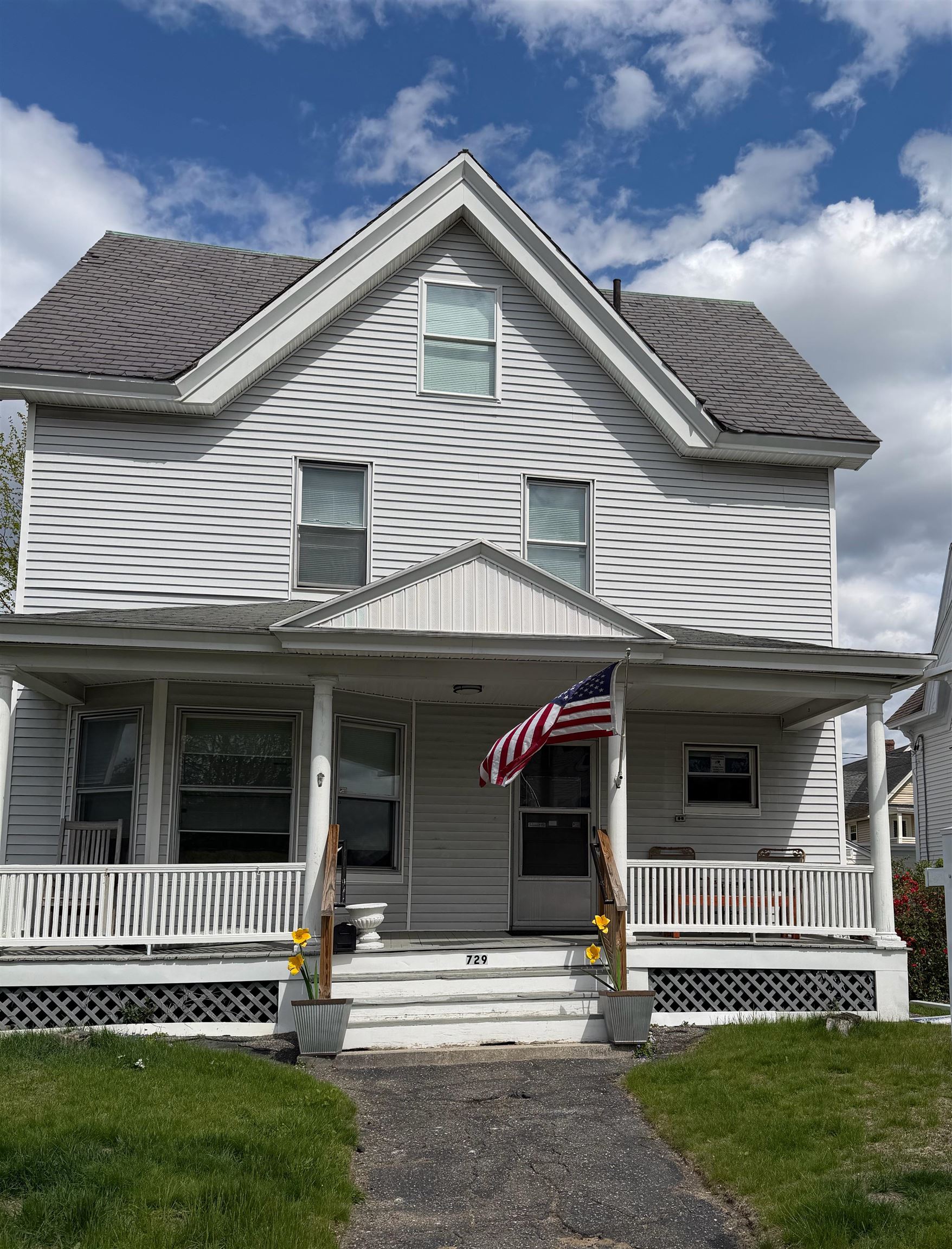 729 Pine St, Manchester, NH 03104