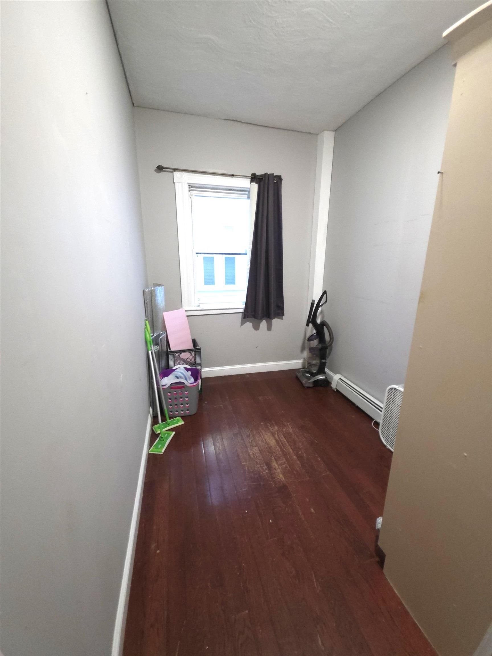729 Pine St, Manchester, NH 03104