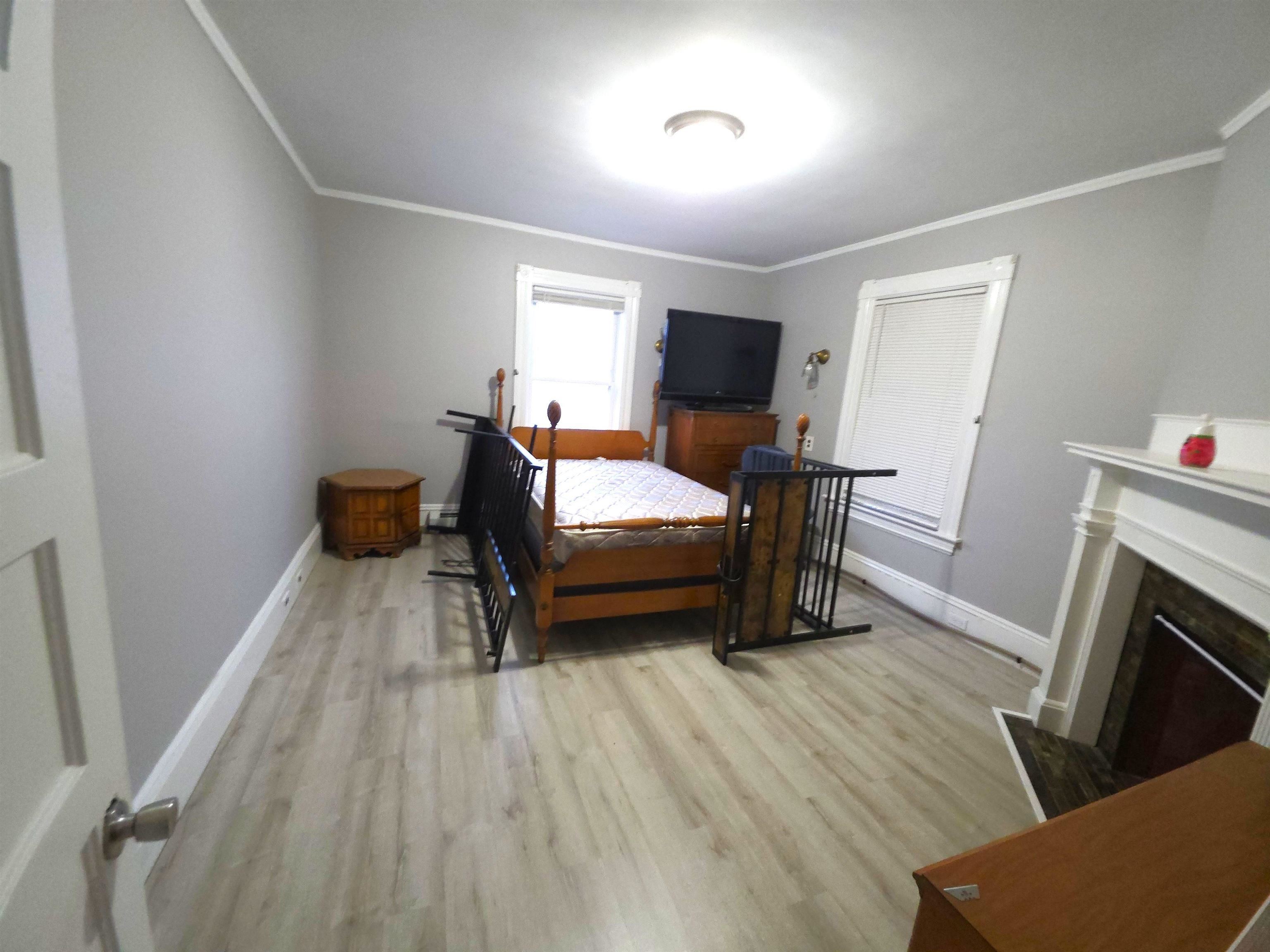 729 Pine St, Manchester, NH 03104