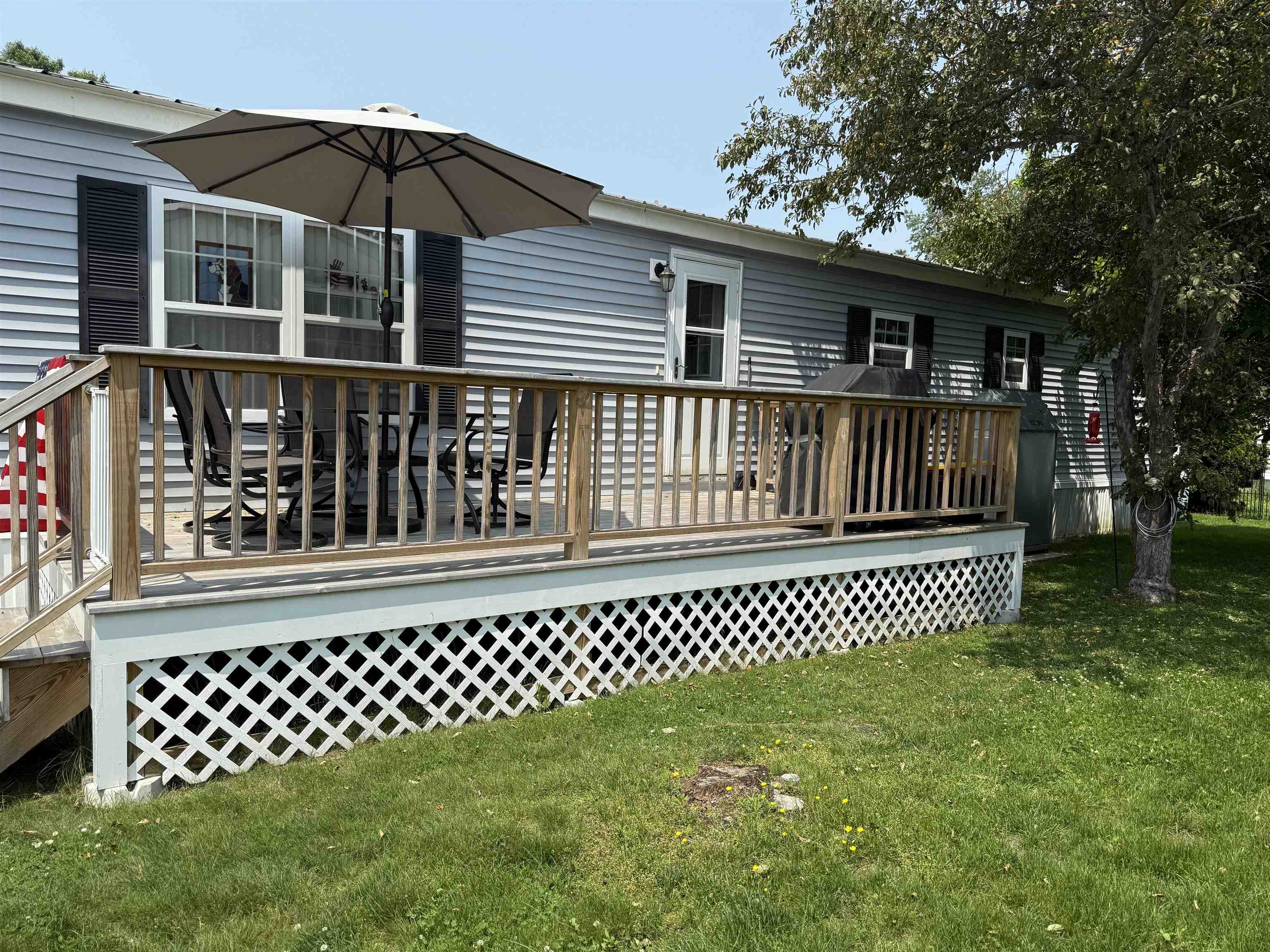 8 Sir Lancelot Dr, Exeter, NH 03833