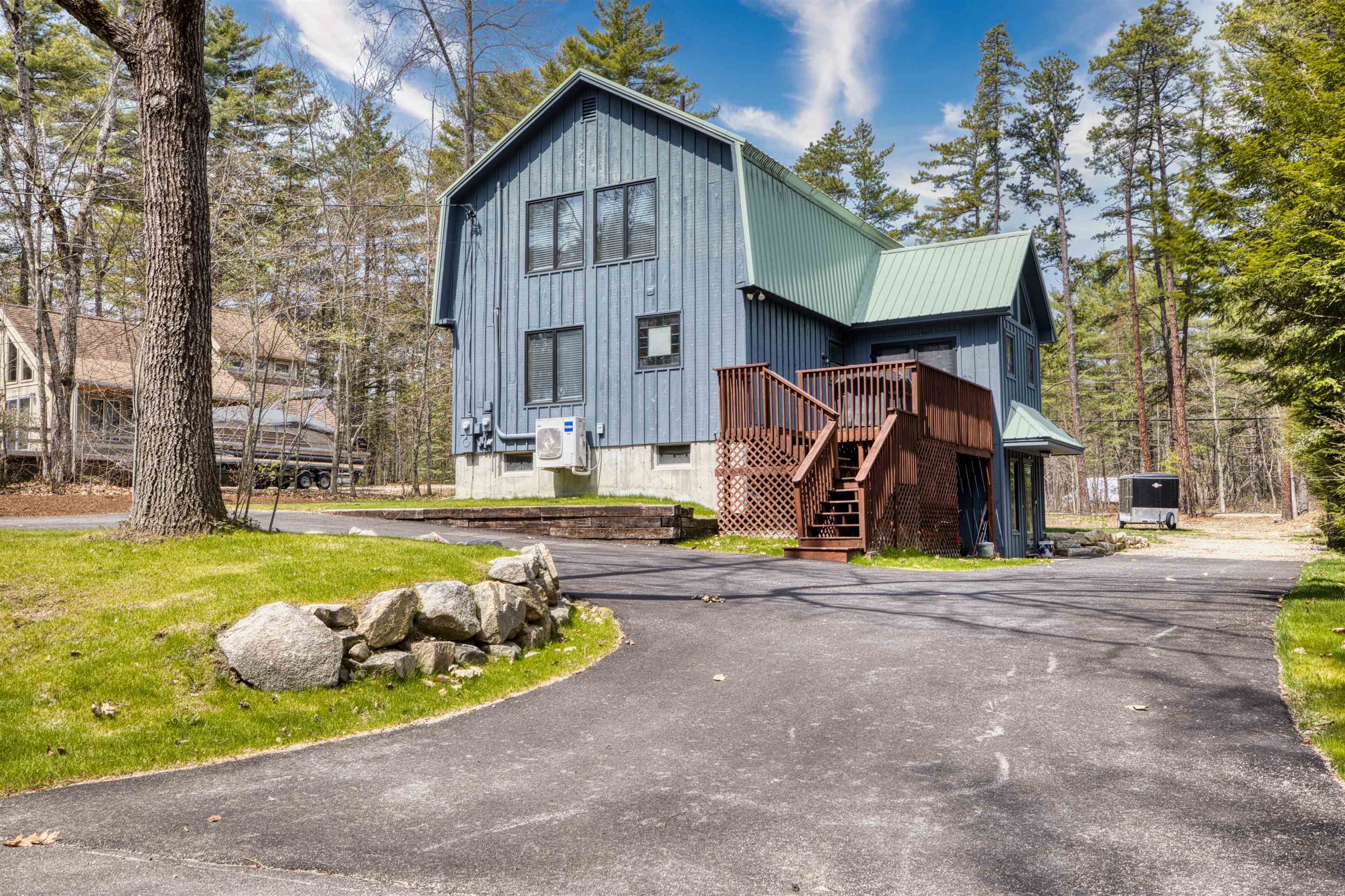 14 Oakwood Drive — photo 1