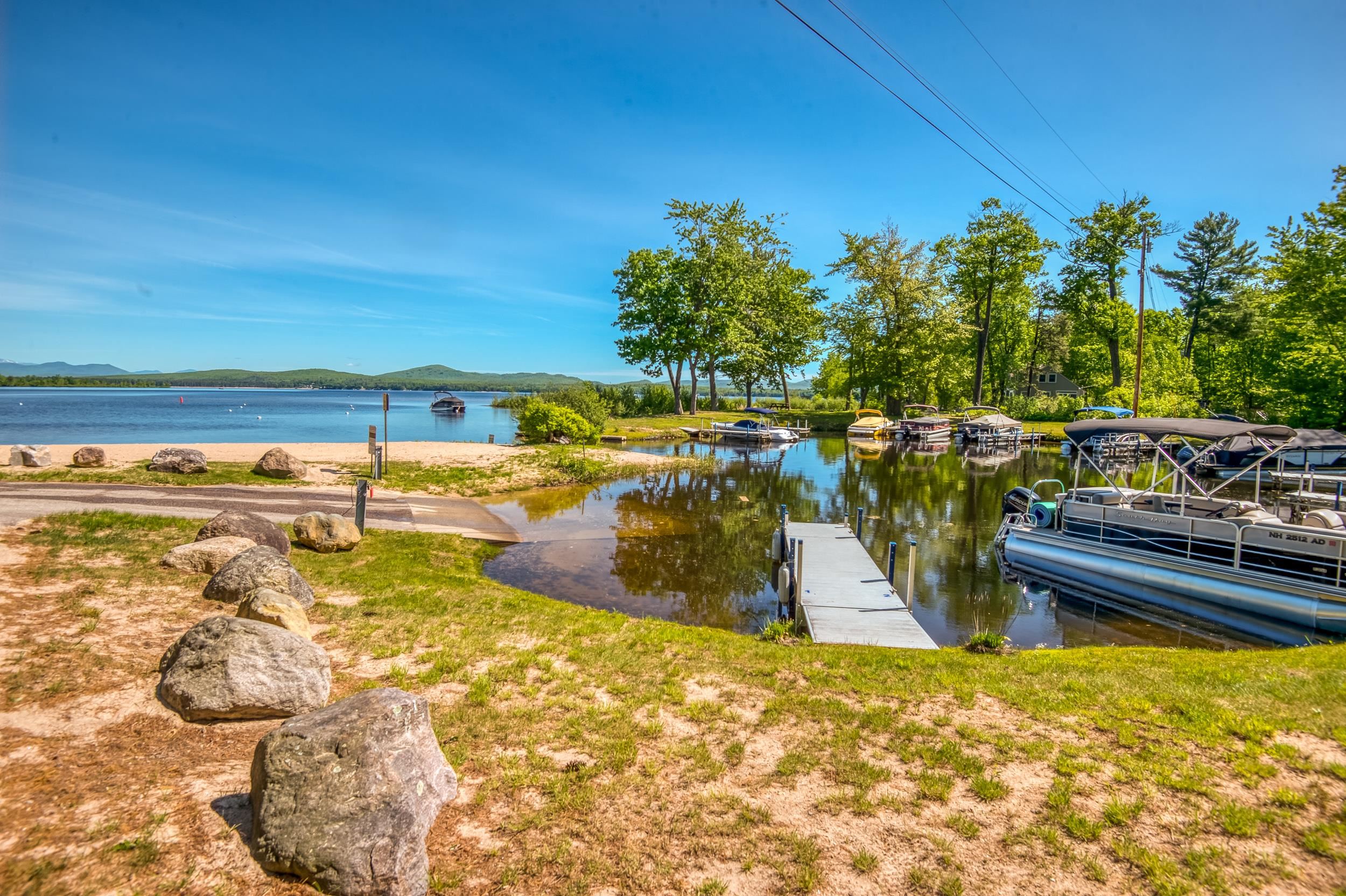 14 Oakwood Dr, Ossipee, NH 03814