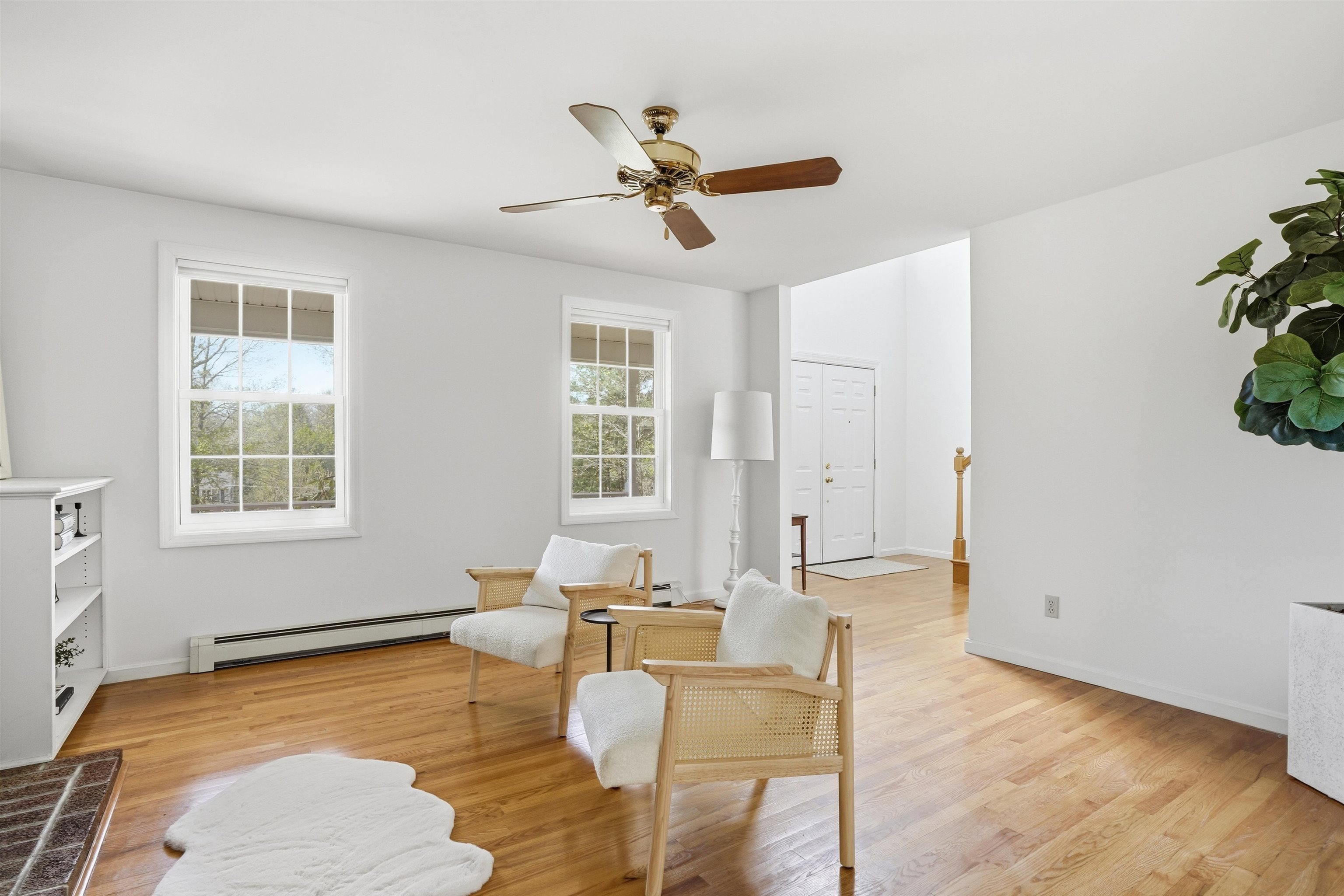 5 Van Buren Cir, Goffstown, NH 03045