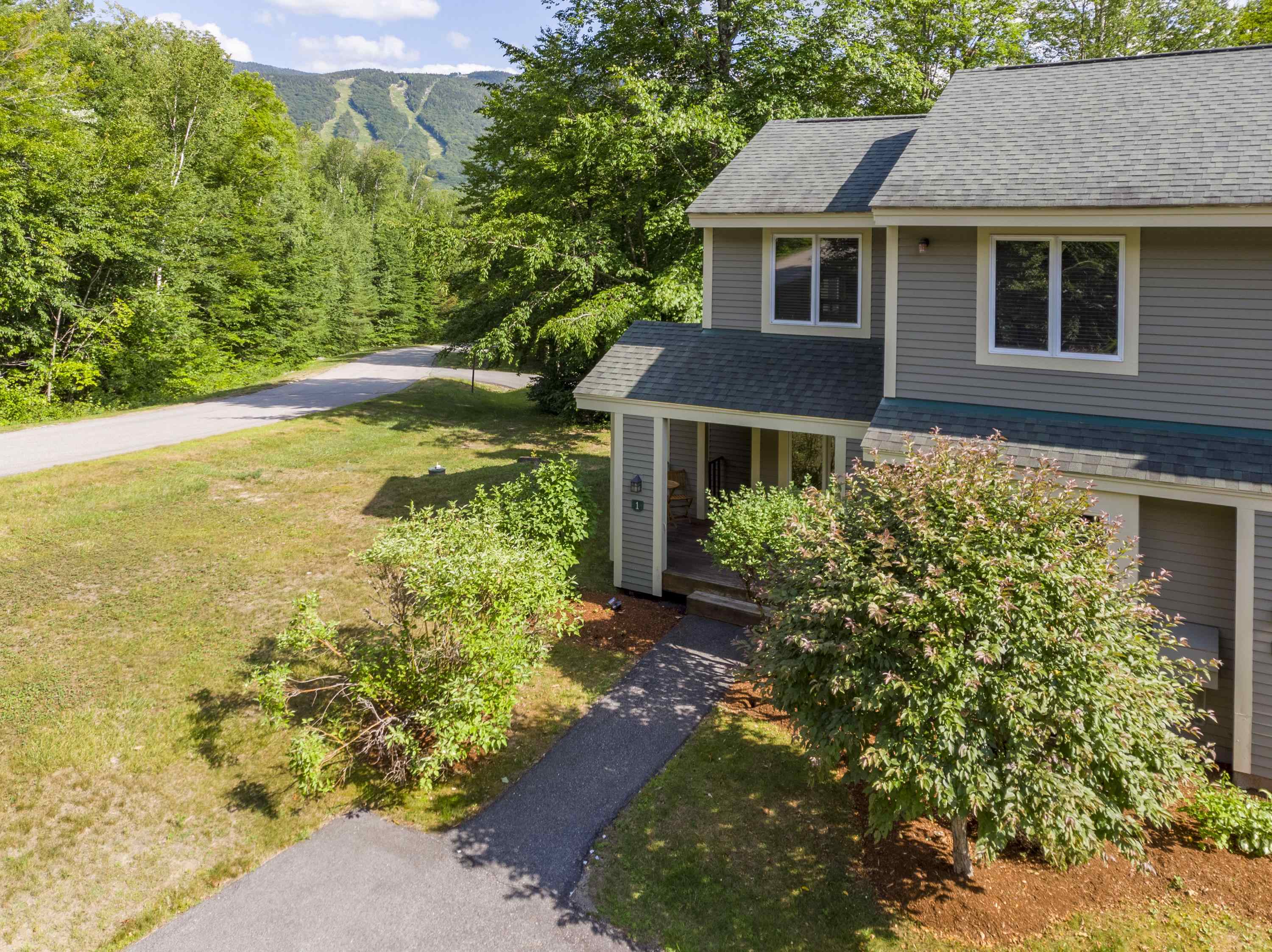 31 Pine Hill Ln, Lincoln, NH 03251