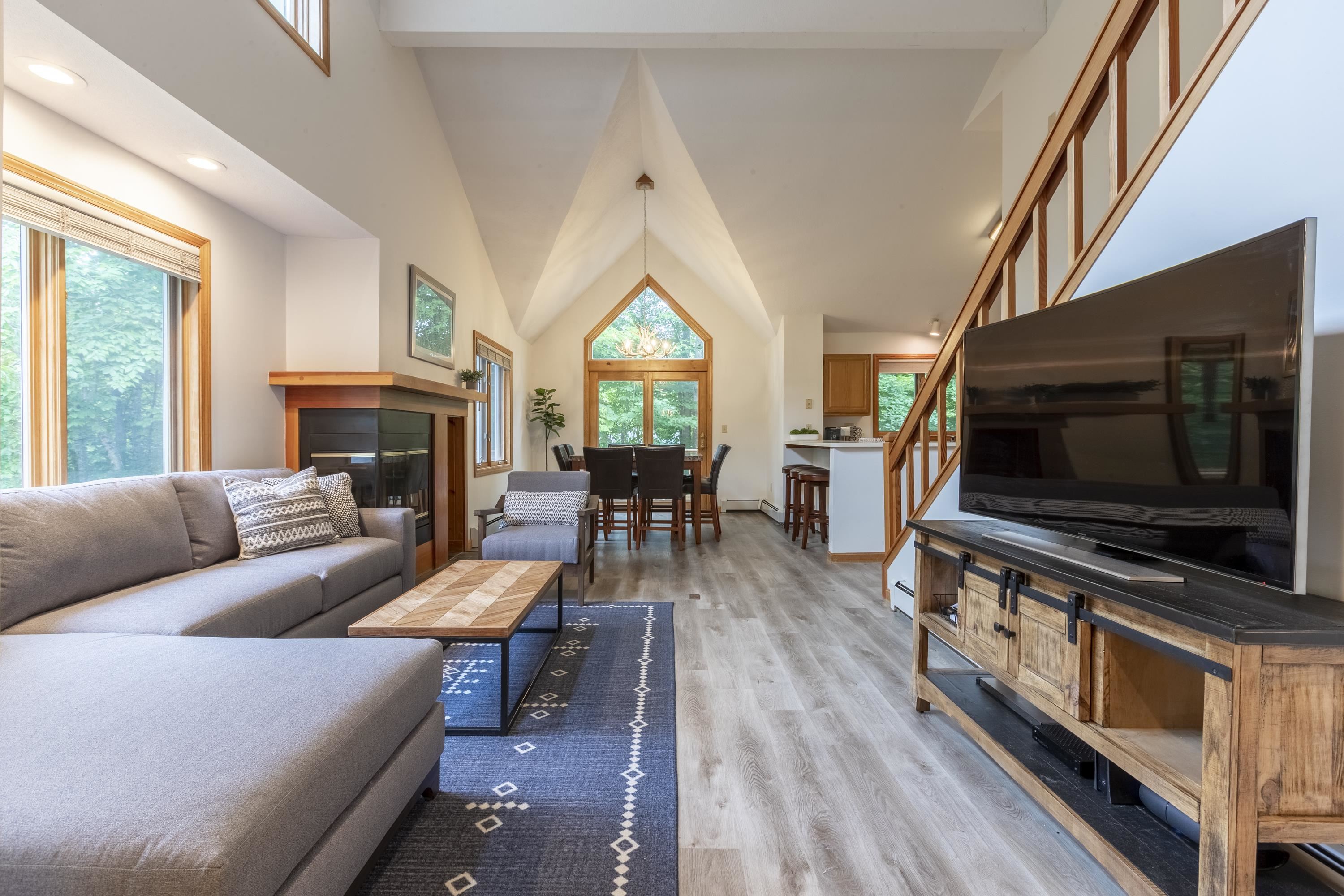 31 Pine Hill Ln, Lincoln, NH 03251