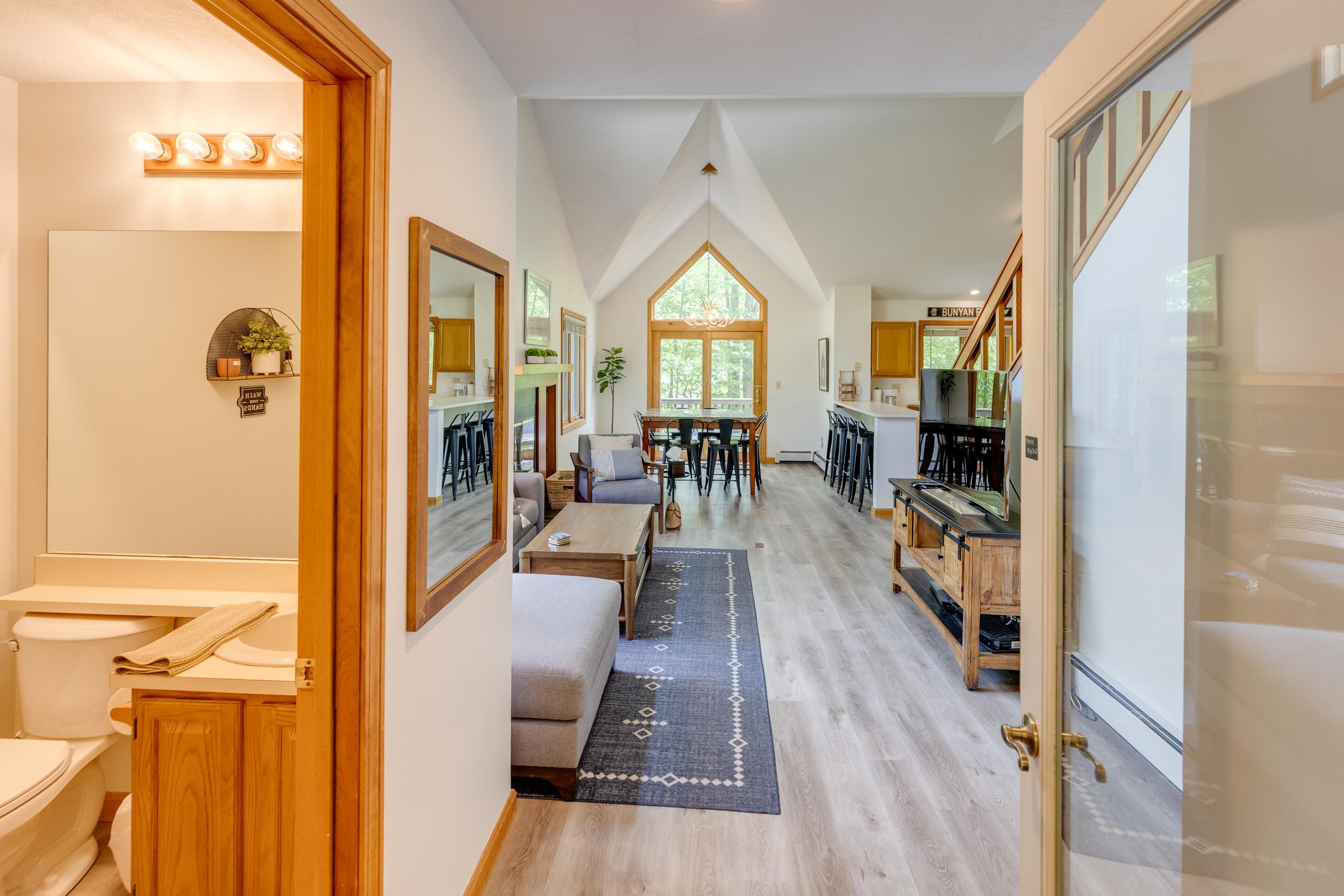 31 Pine Hill Ln #1, Lincoln, NH 03251