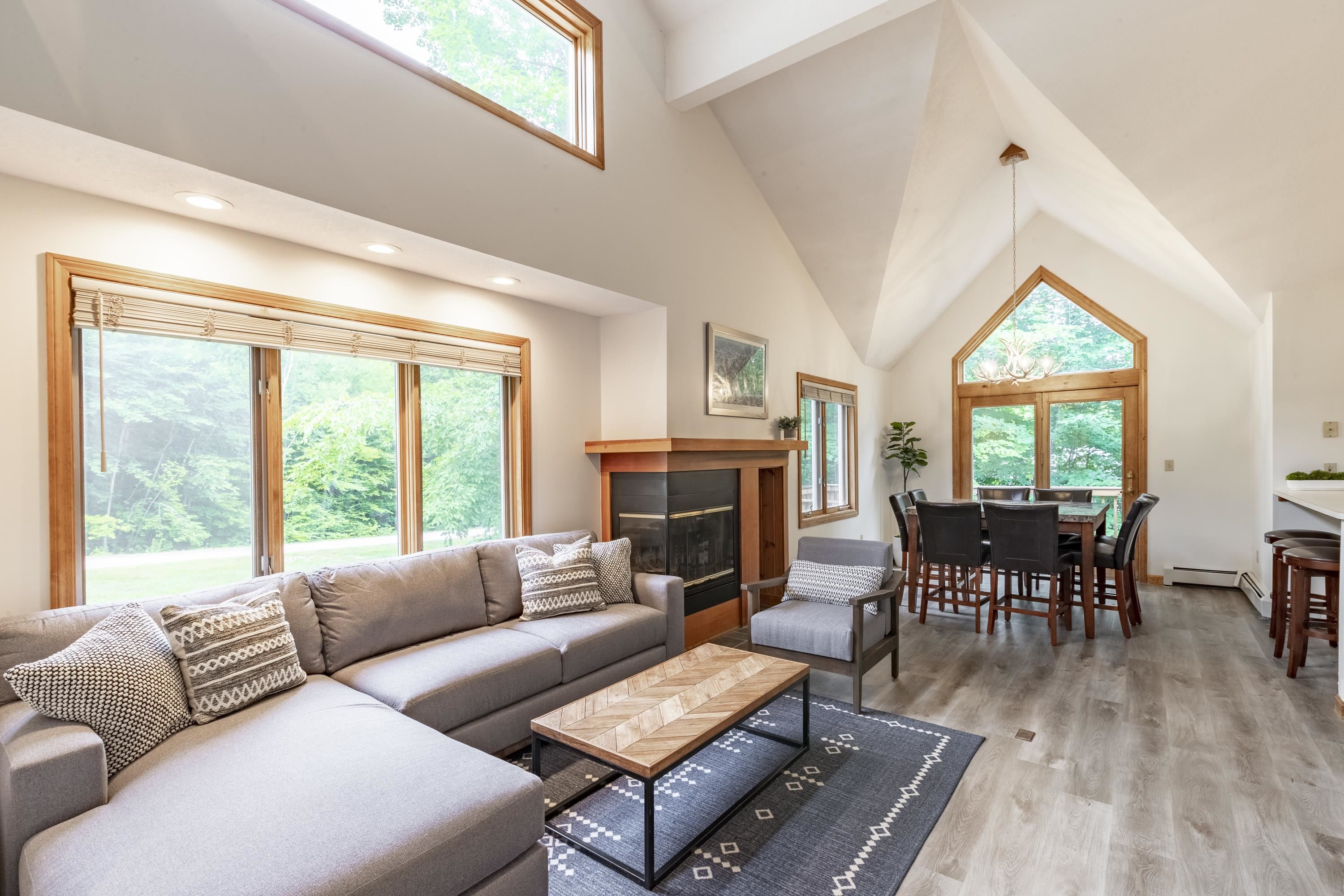 31 Pine Hill Ln, Lincoln, NH 03251