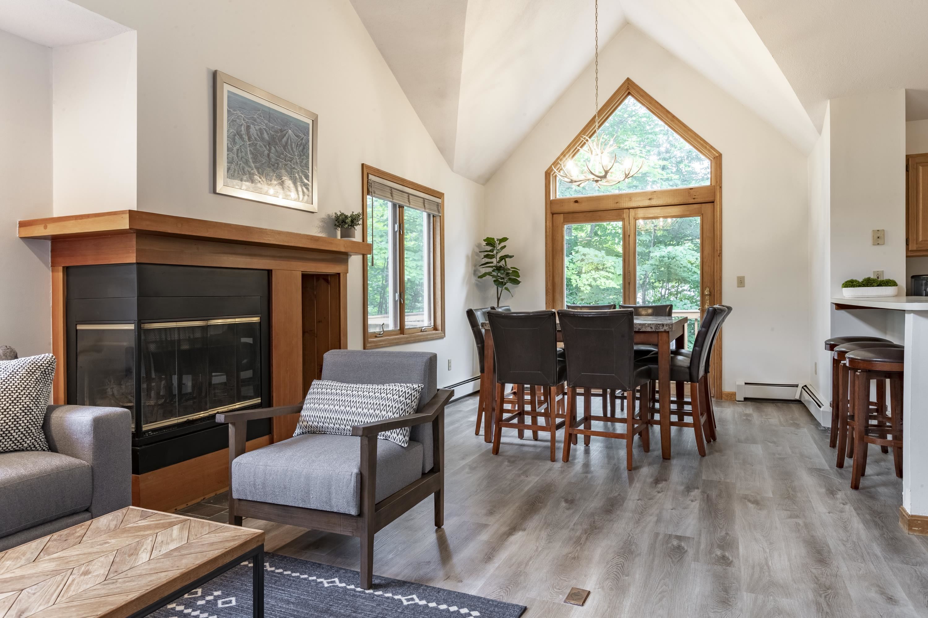 31 Pine Hill Ln, Lincoln, NH 03251
