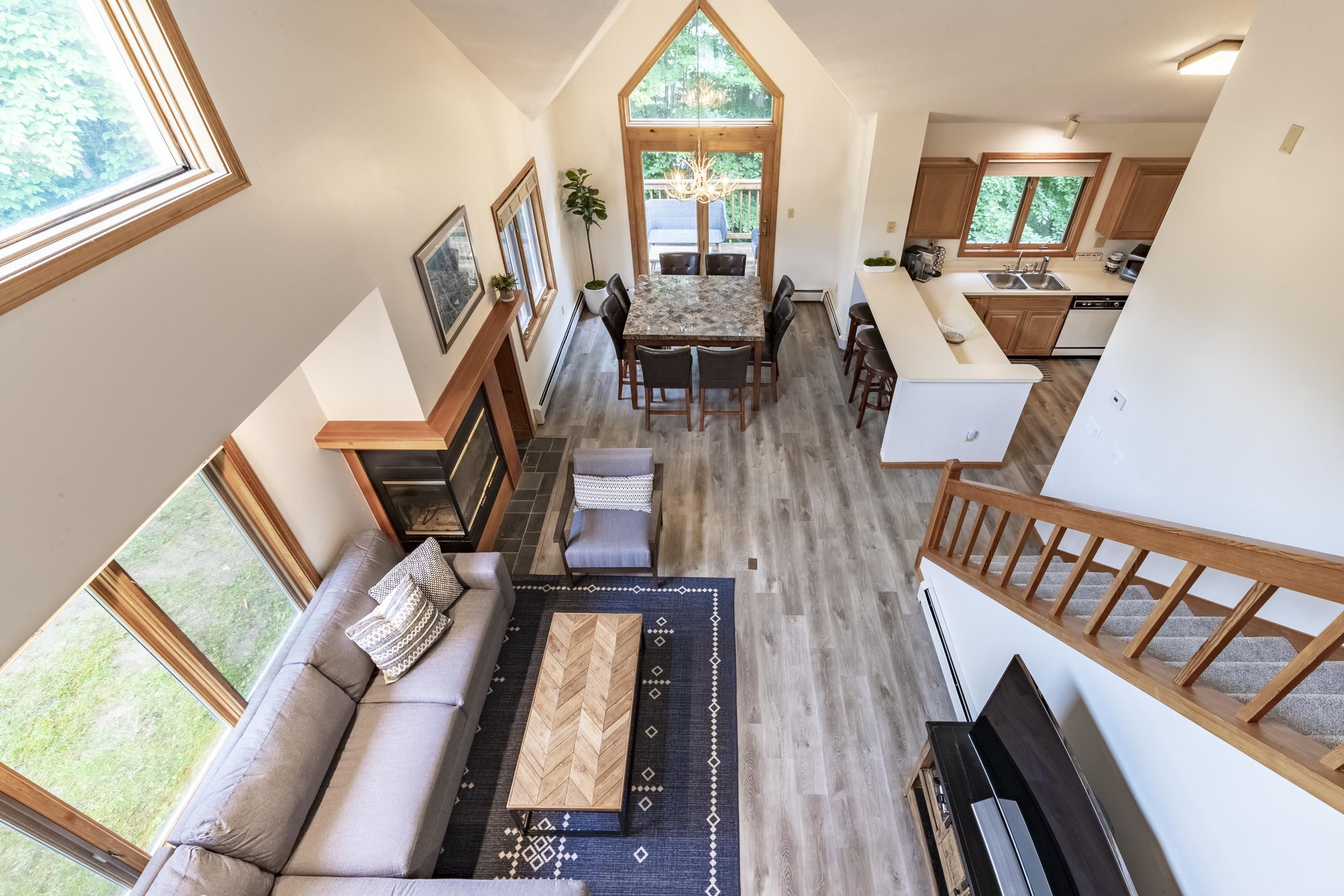 31 Pine Hill Ln, Lincoln, NH 03251