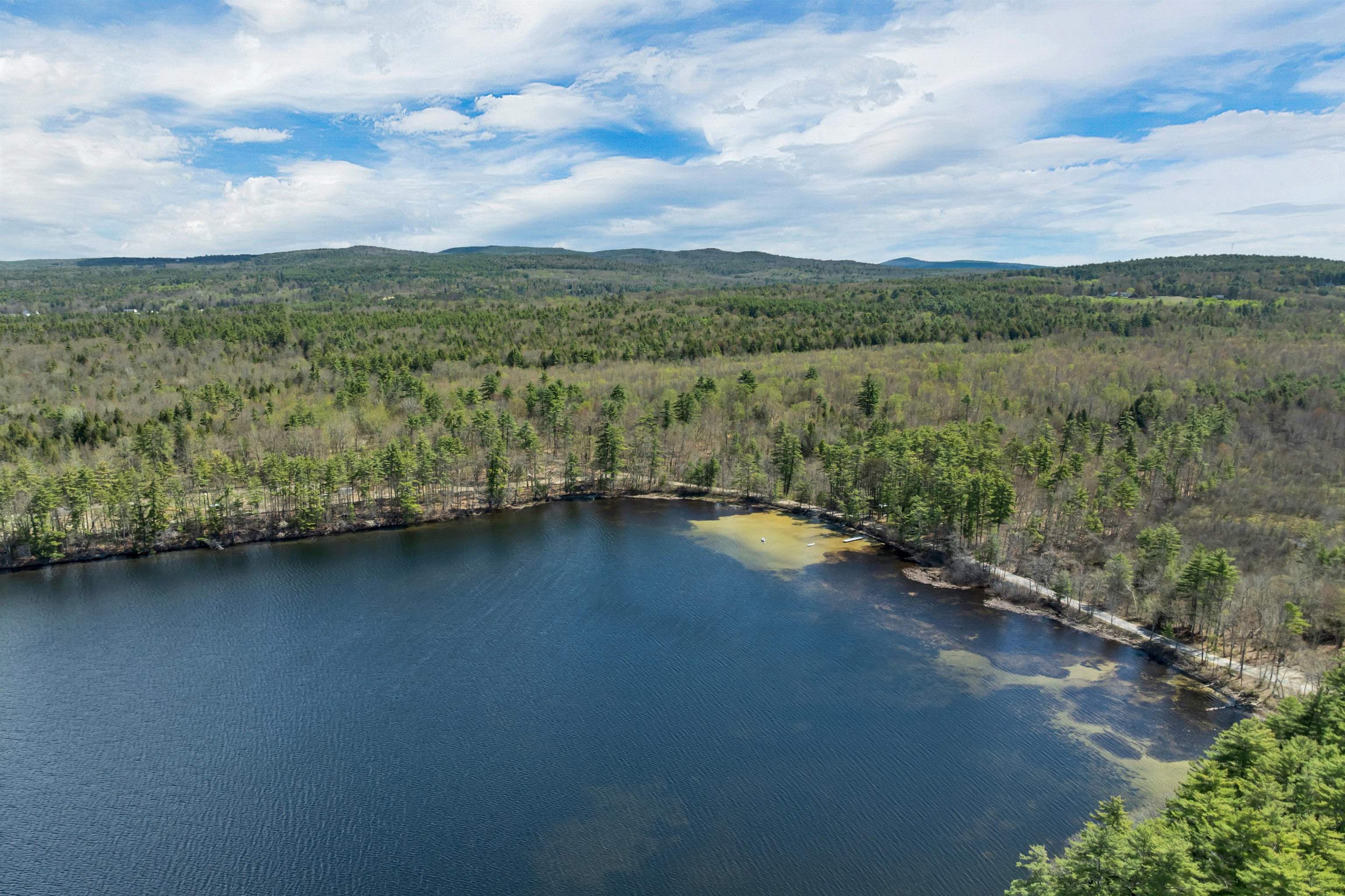 35 Robin Acres Dr, Wolfeboro, NH 09894