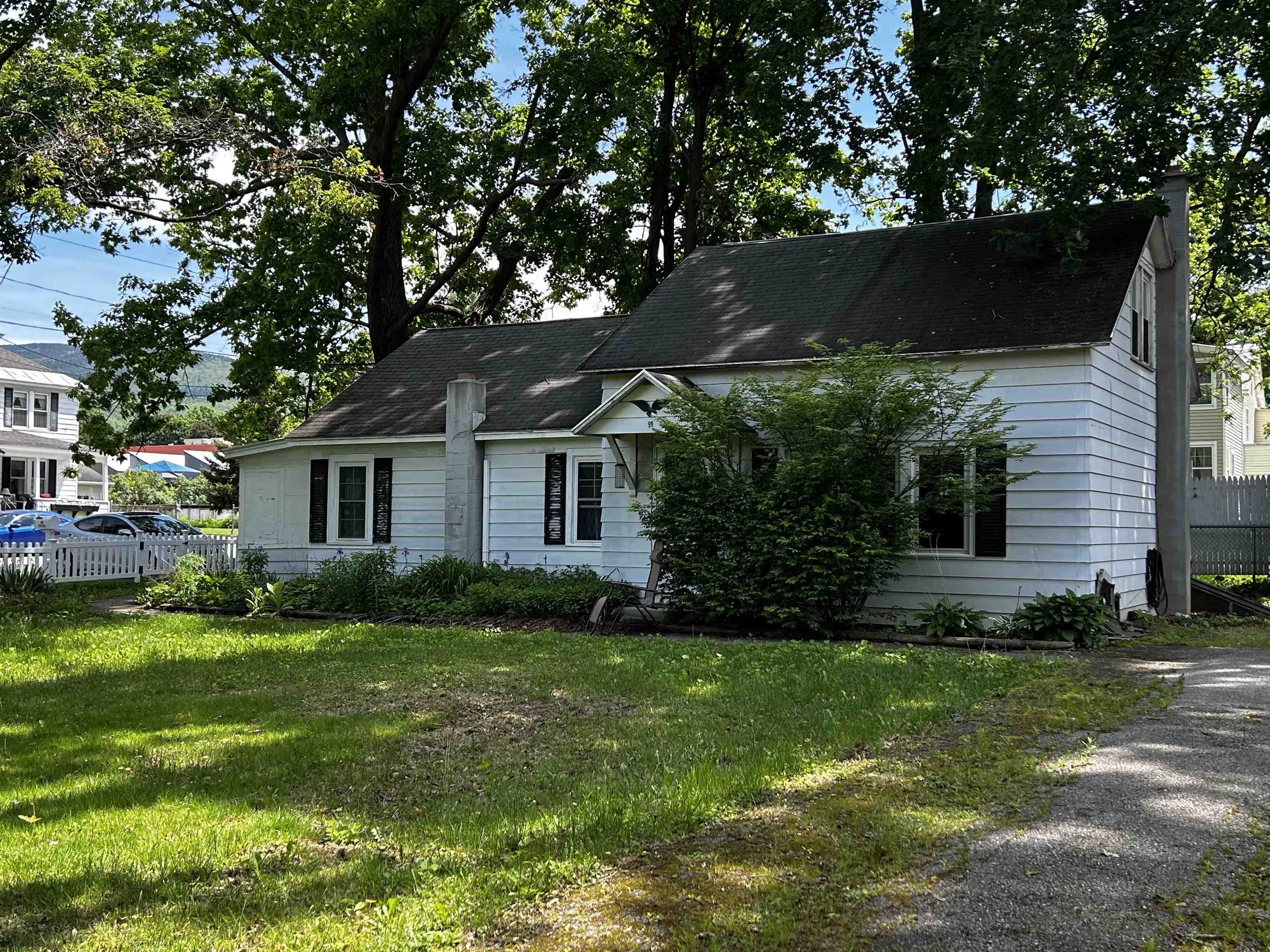 Bennington VT&nbsp;Home for sale $$225,000 $215 per sq.ft.
