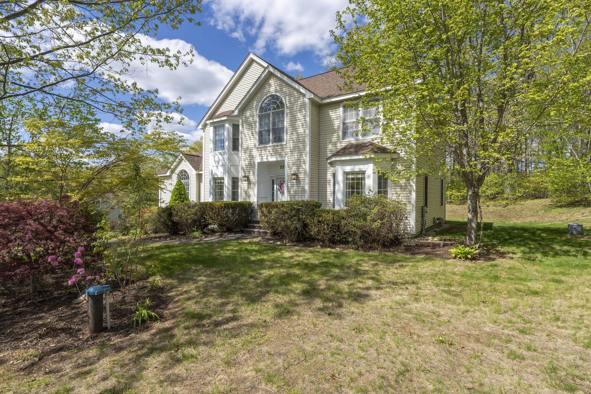25 Squire Armour Rd, Windham, NH 03087