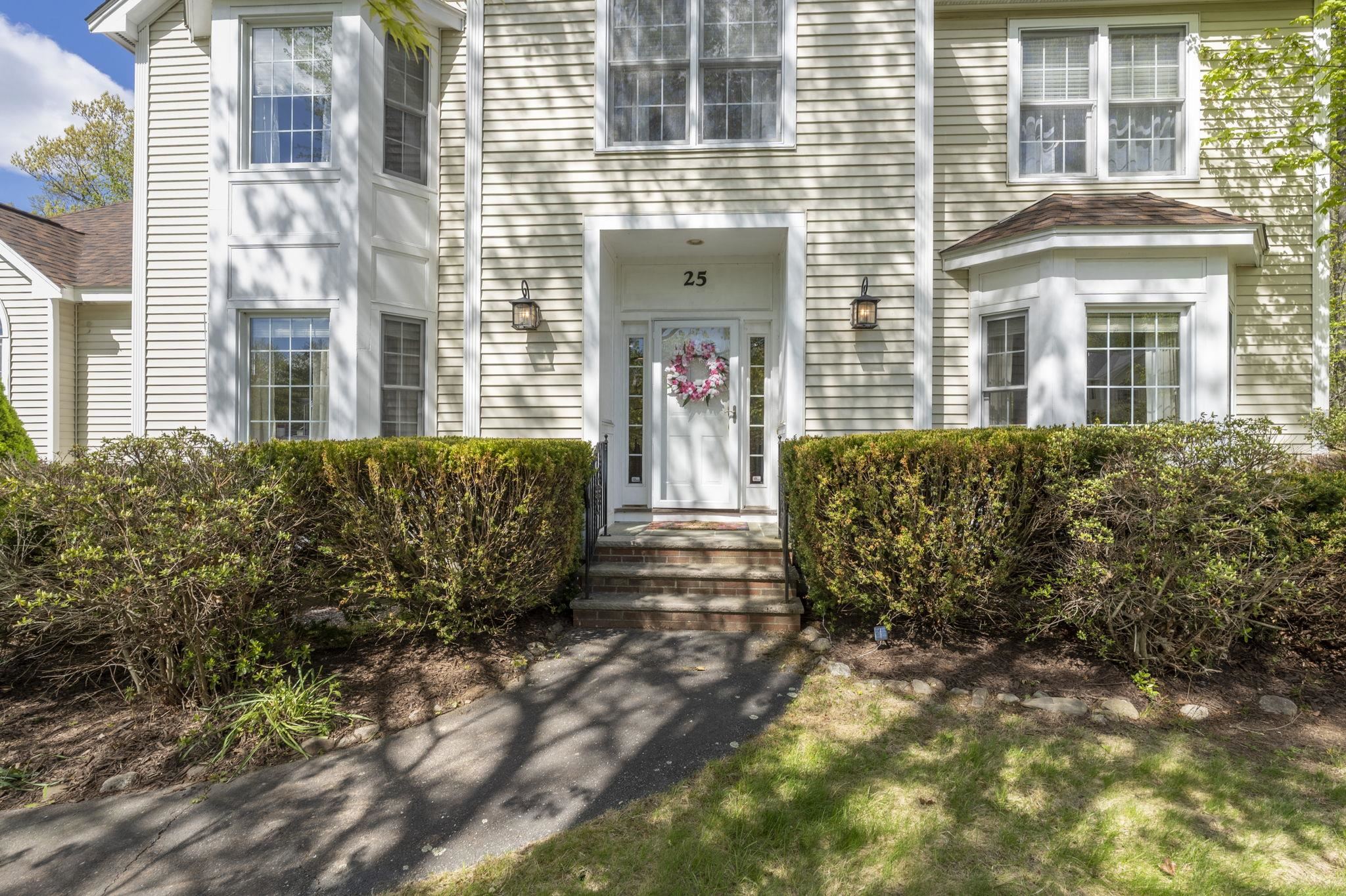 25 Squire Armour Rd, Windham, NH 03087
