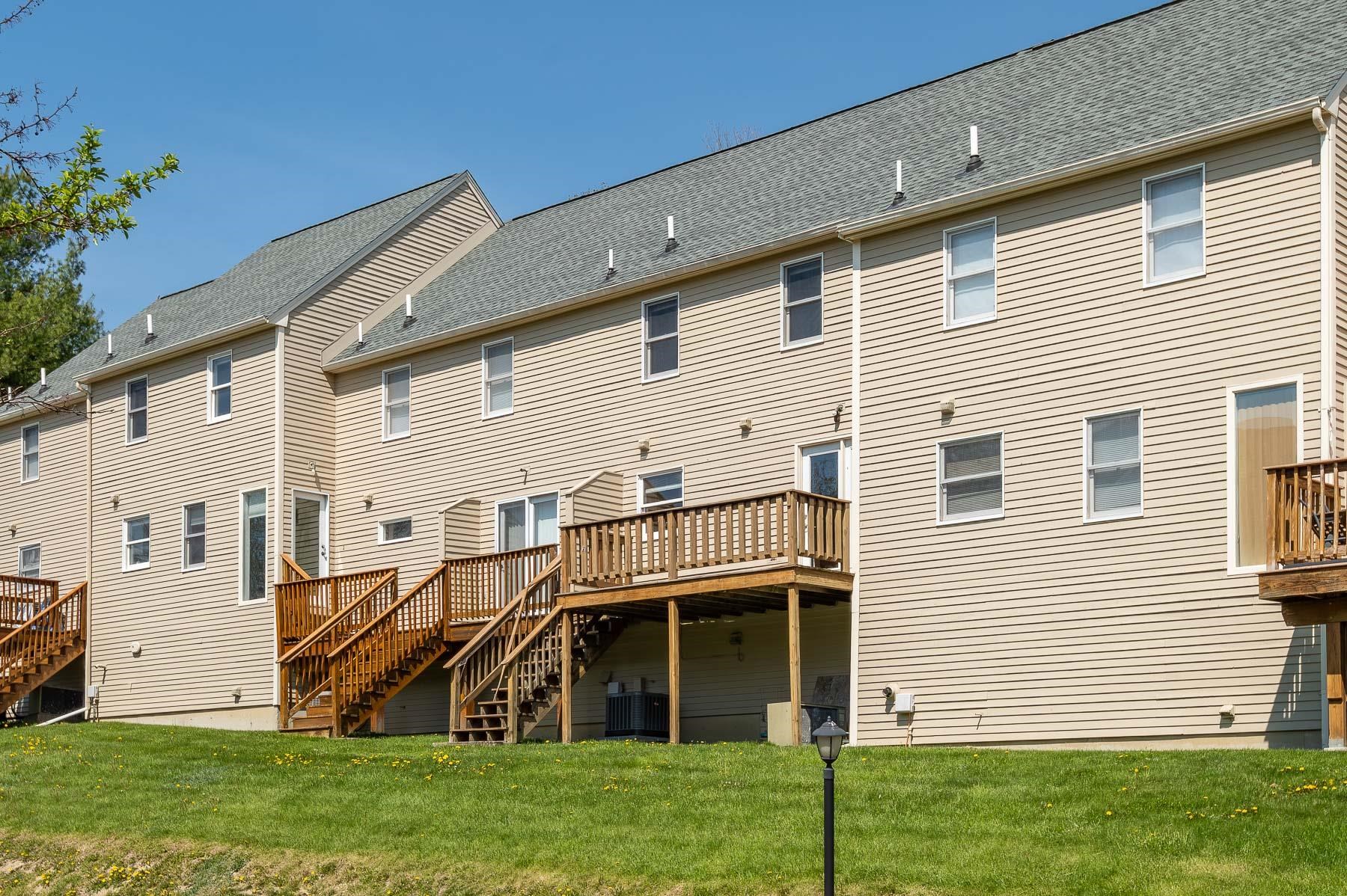 4 Fords Landing Dr, Dover, NH 03820
