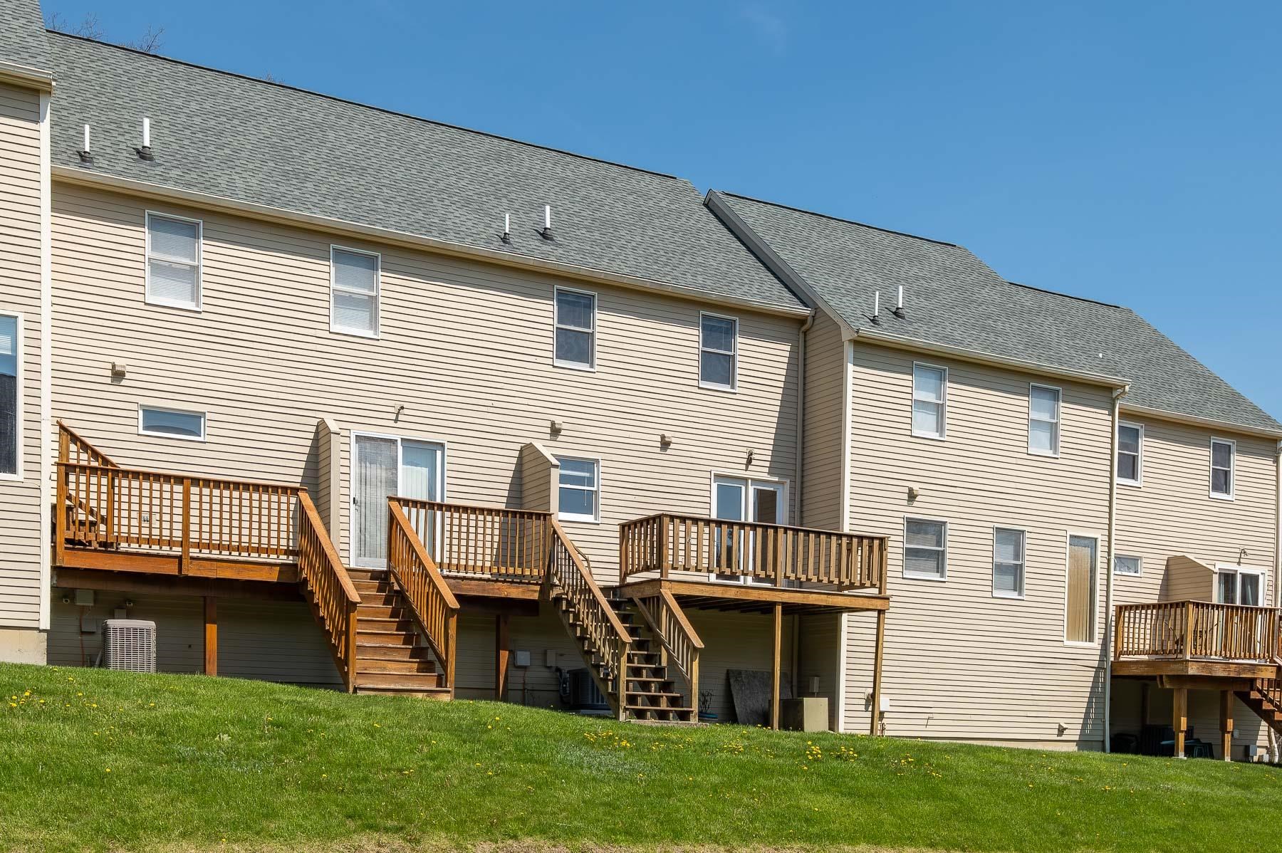 4 Fords Landing Dr, Dover, NH 03820