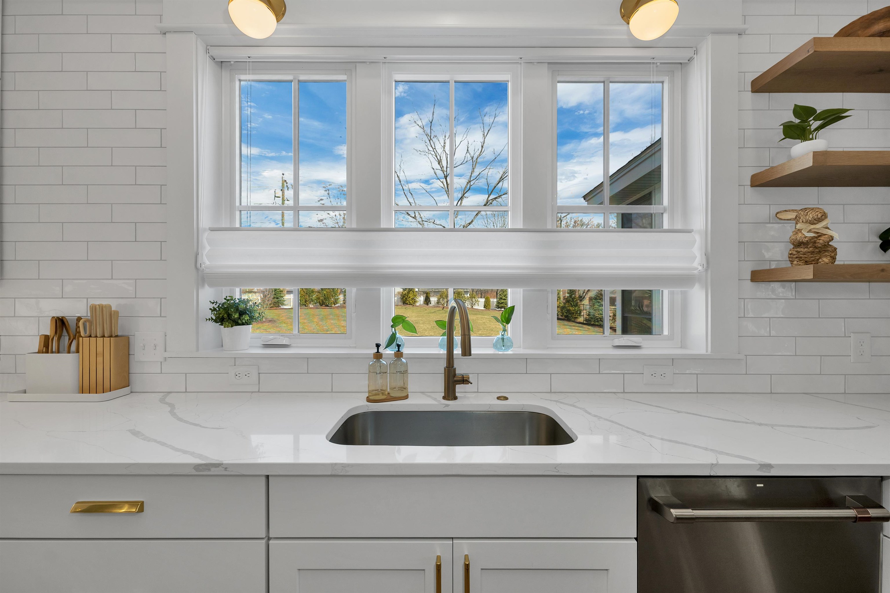 45 Artwill Ave, Portsmouth, NH 03801