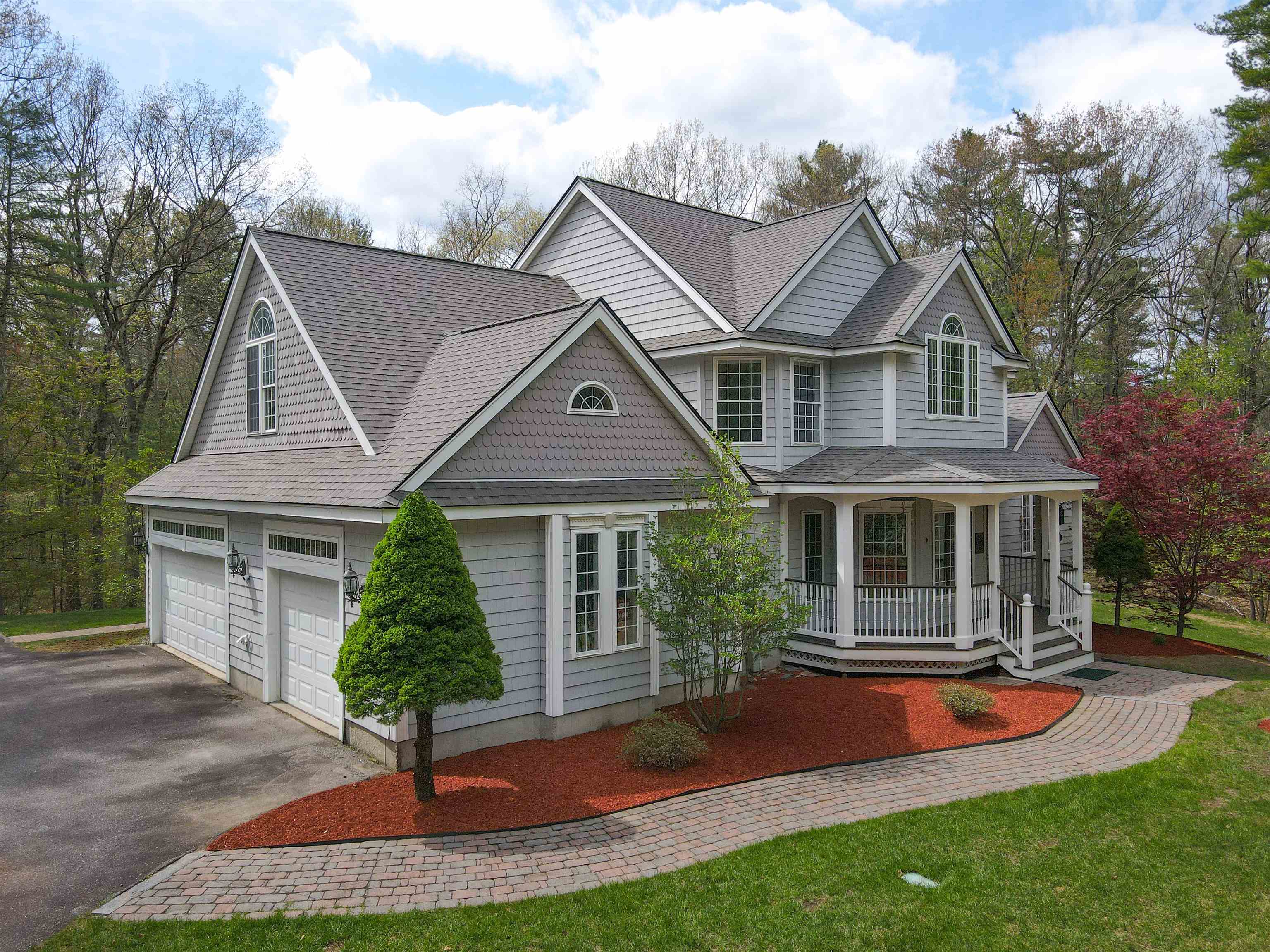 17 Aldrich St, Litchfield, NH 03052