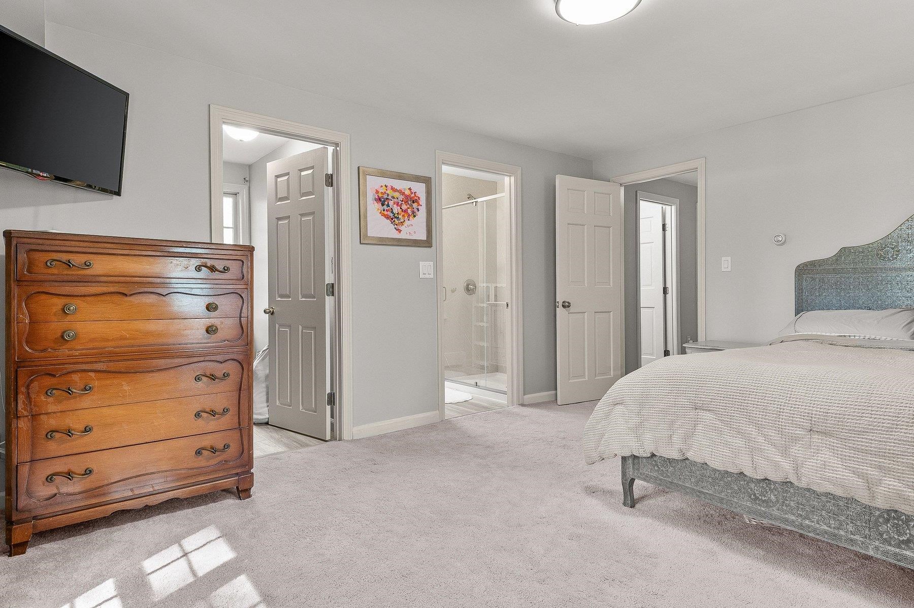 5 Goodwin Rd, Hampton Falls, NH 03844