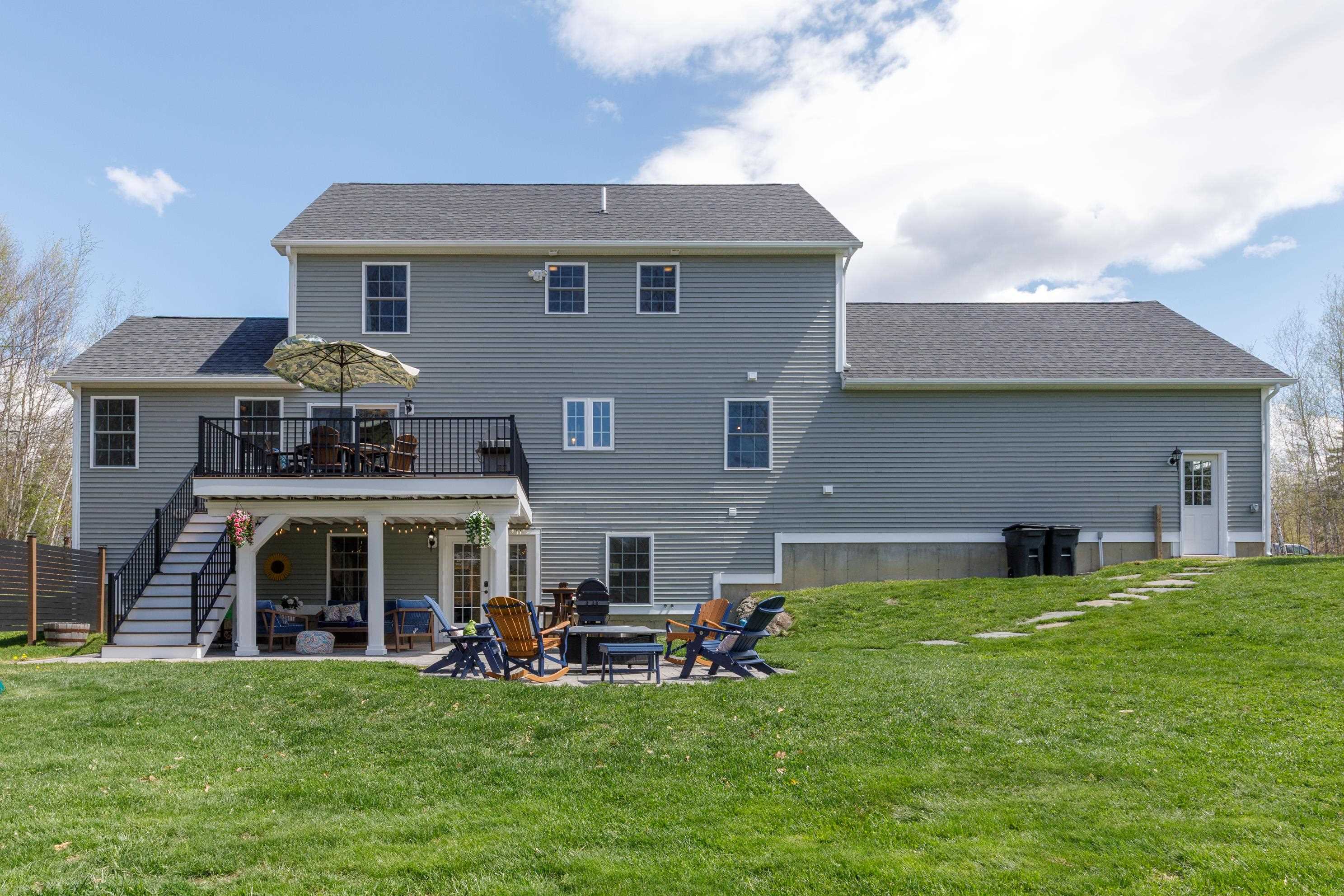 28 Mcevoy Ln, Epsom, NH 03234