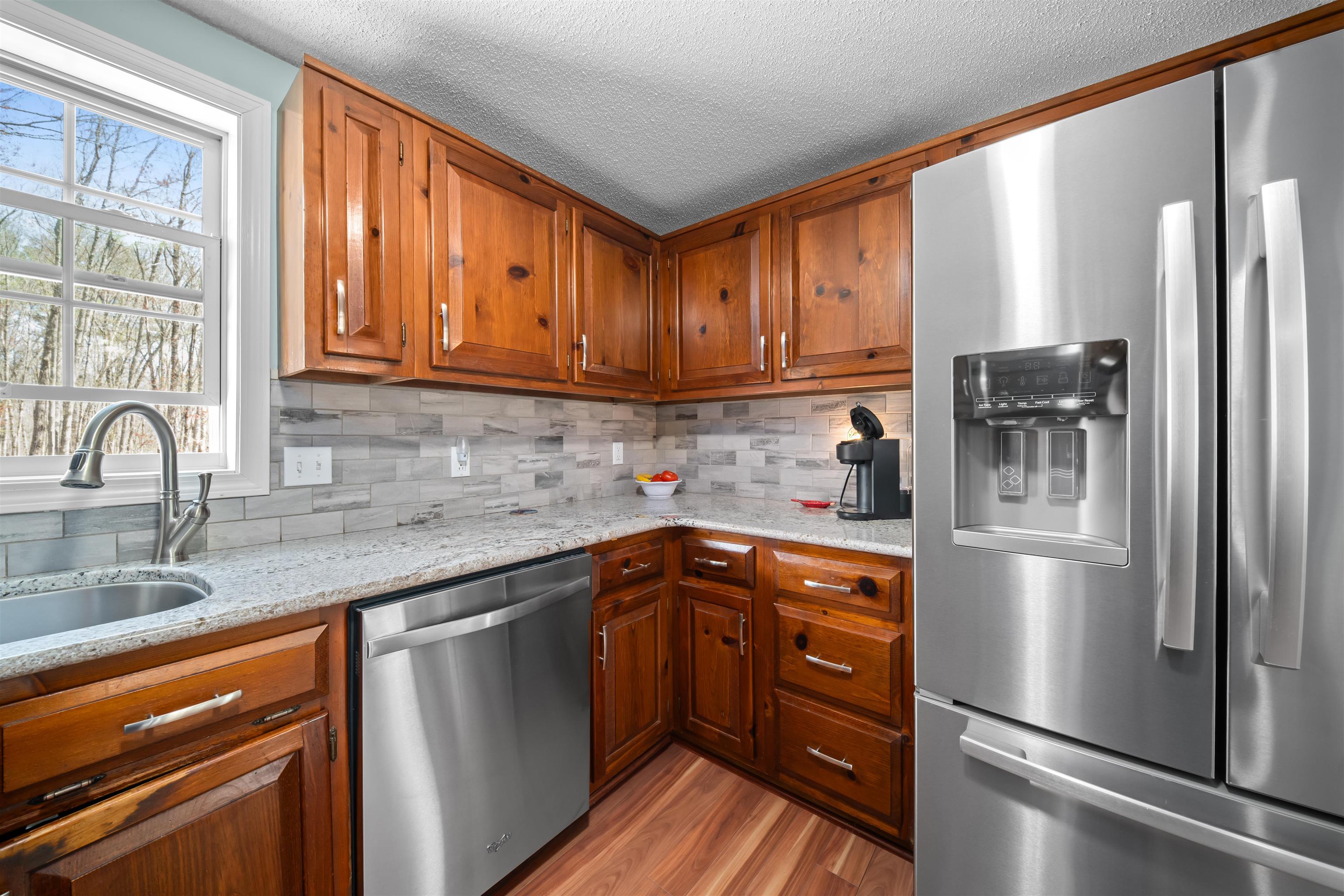 15 Earle Dr, Lee, NH 03861
