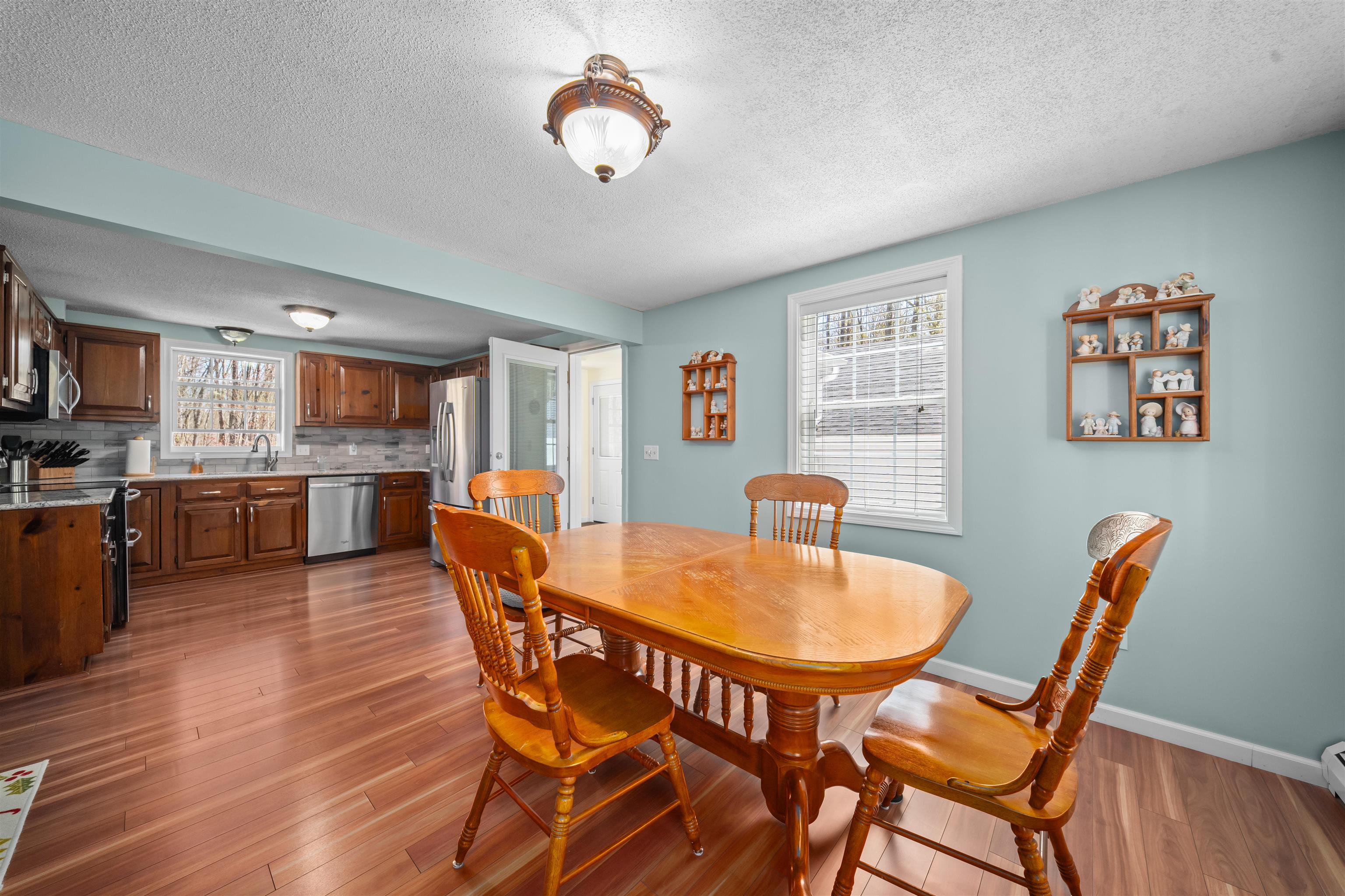 15 Earle Dr, Lee, NH 03861