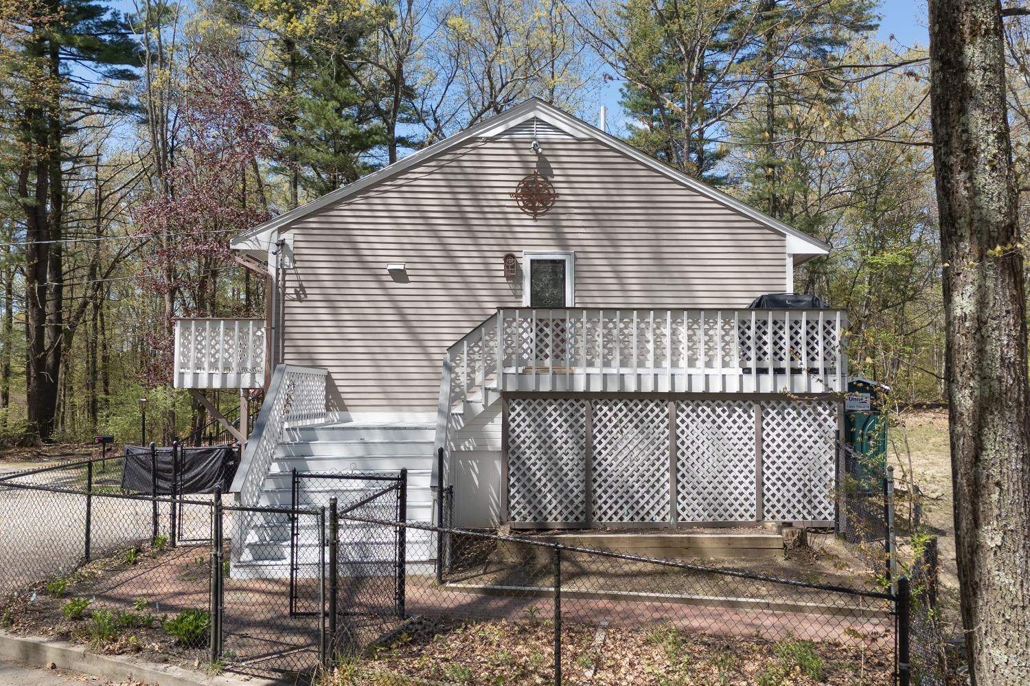 6 Maple St, Windham, NH 03087
