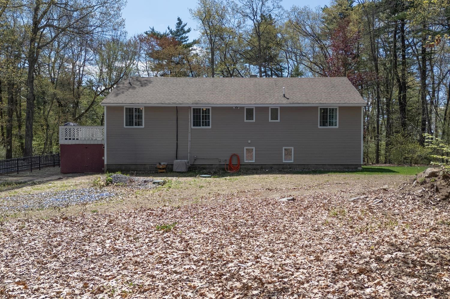 6 Maple St, Windham, NH 03087