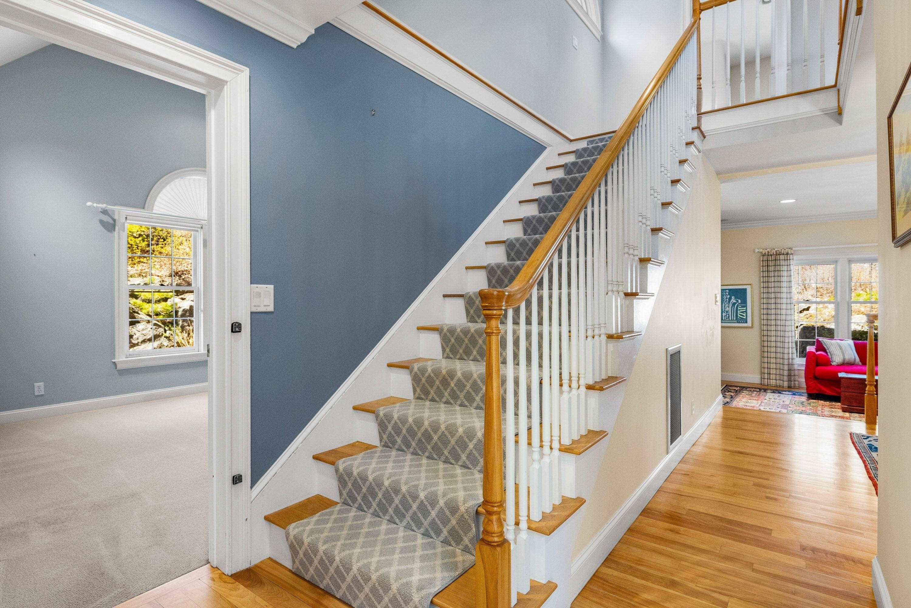 579 Sagamore Ave, Portsmouth, NH 03801