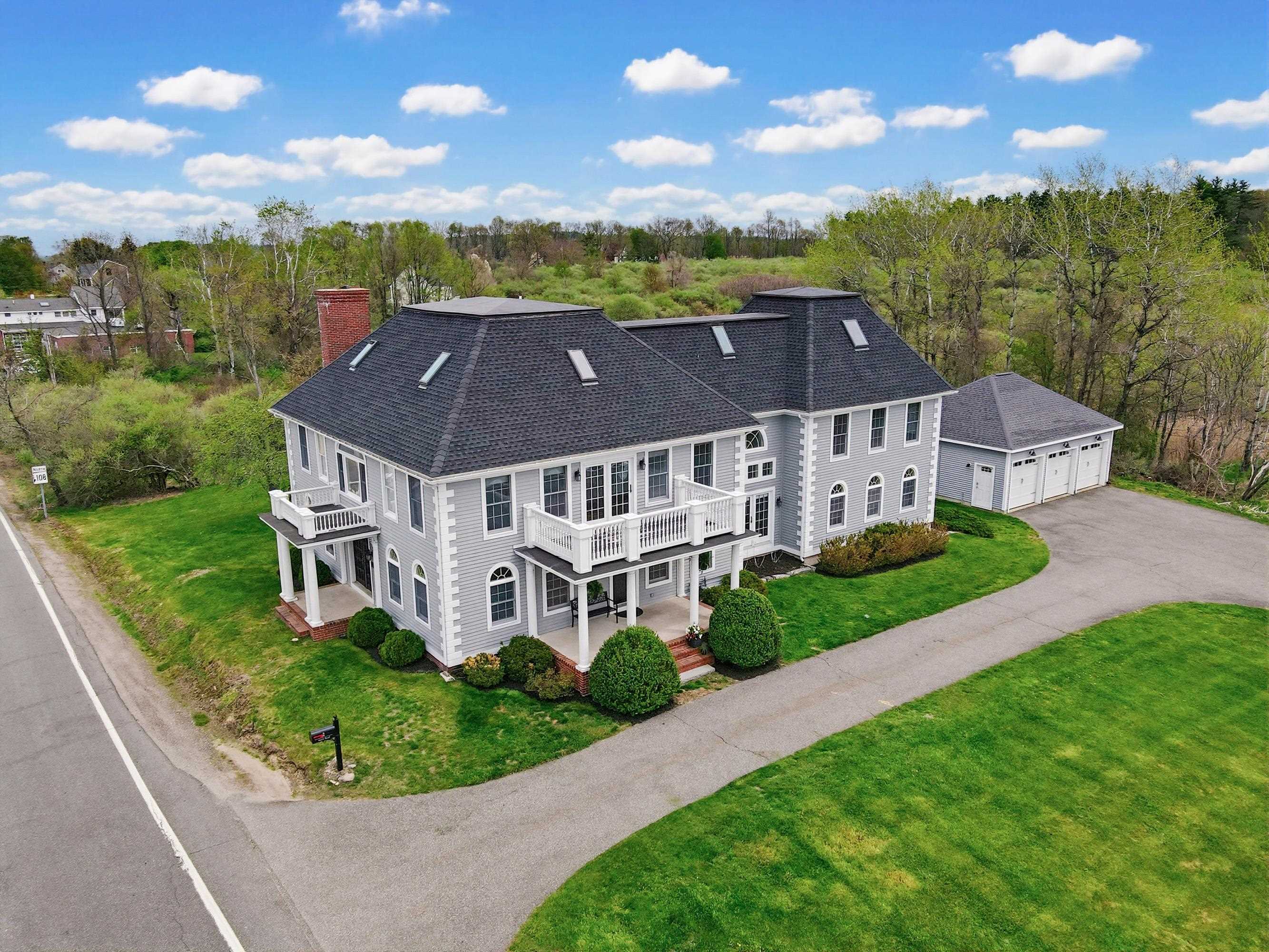2 North Rd, East Kingston, NH 03827