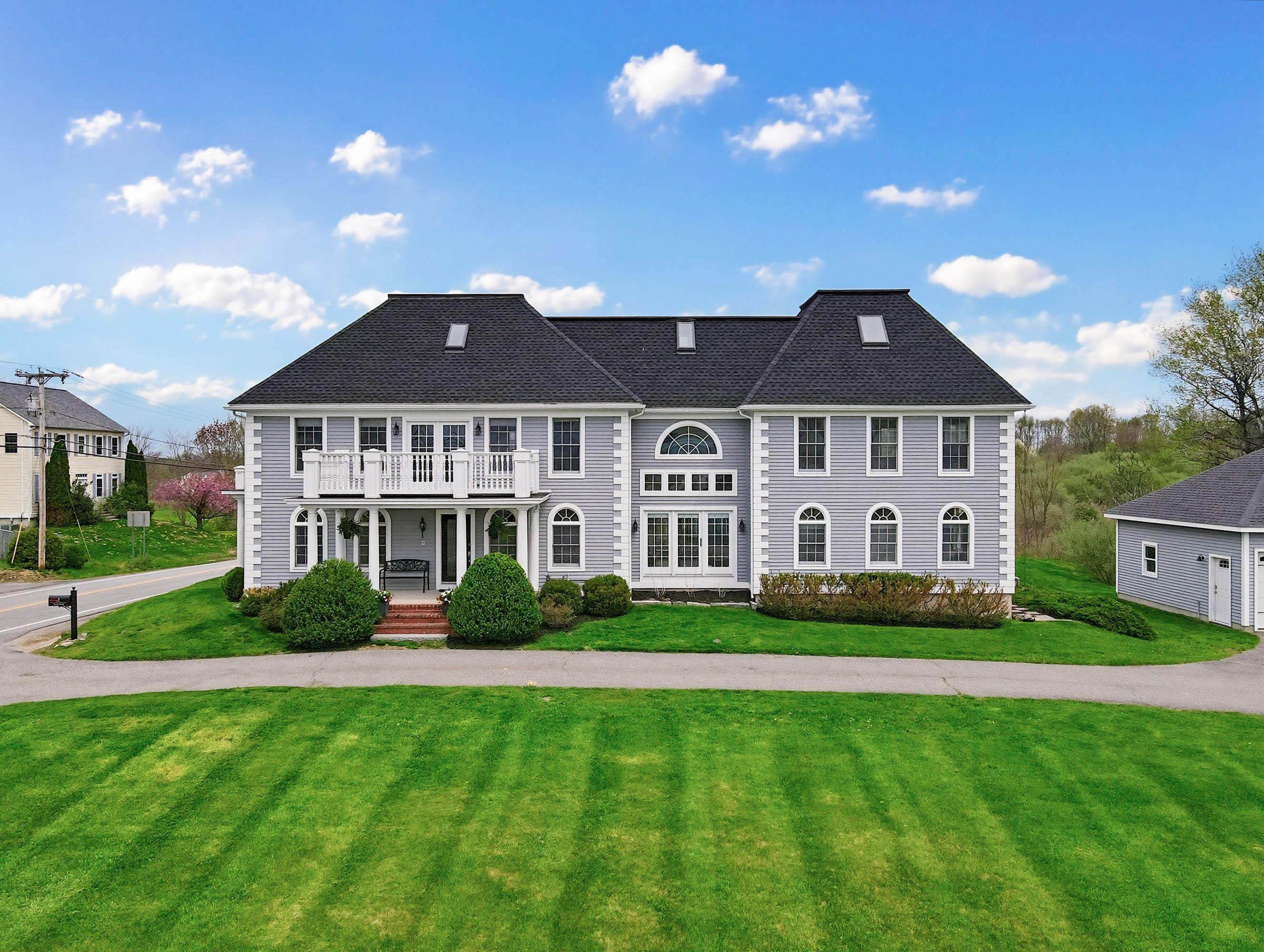 2 North Rd, East Kingston, NH 03827
