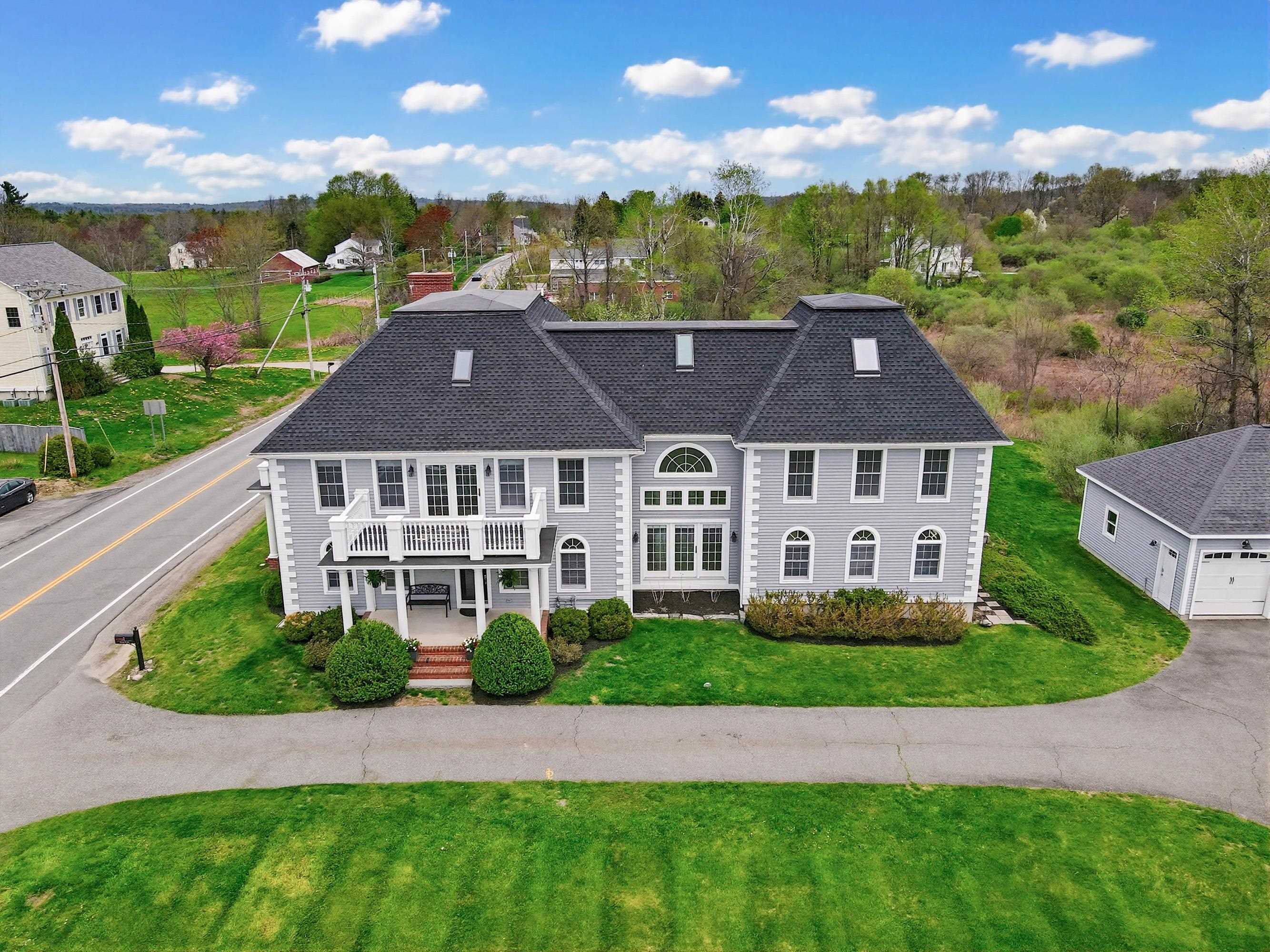 2 North Rd, East Kingston, NH 03827