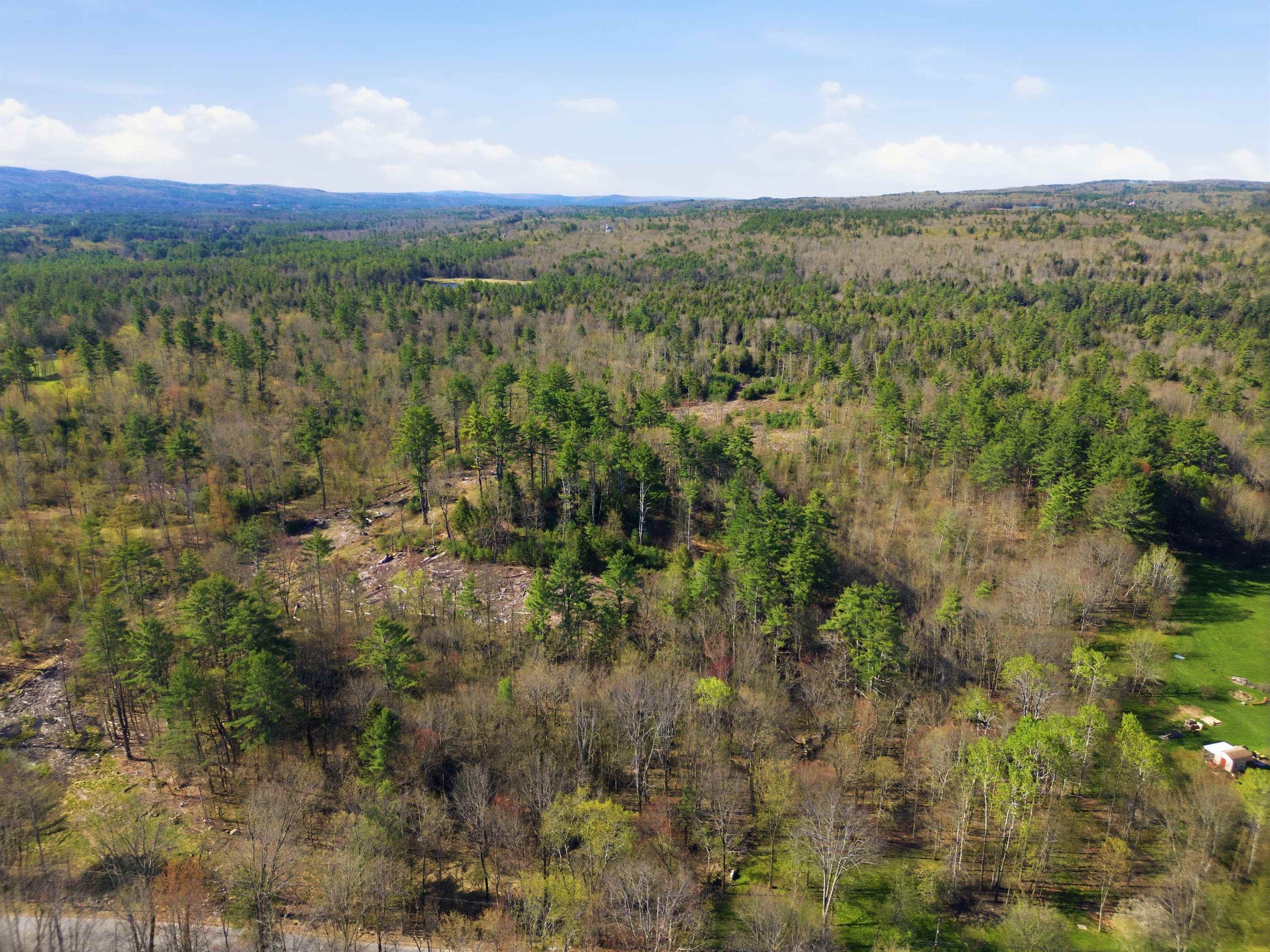 87 Bear Hill Rd, Chichester, NH 03258