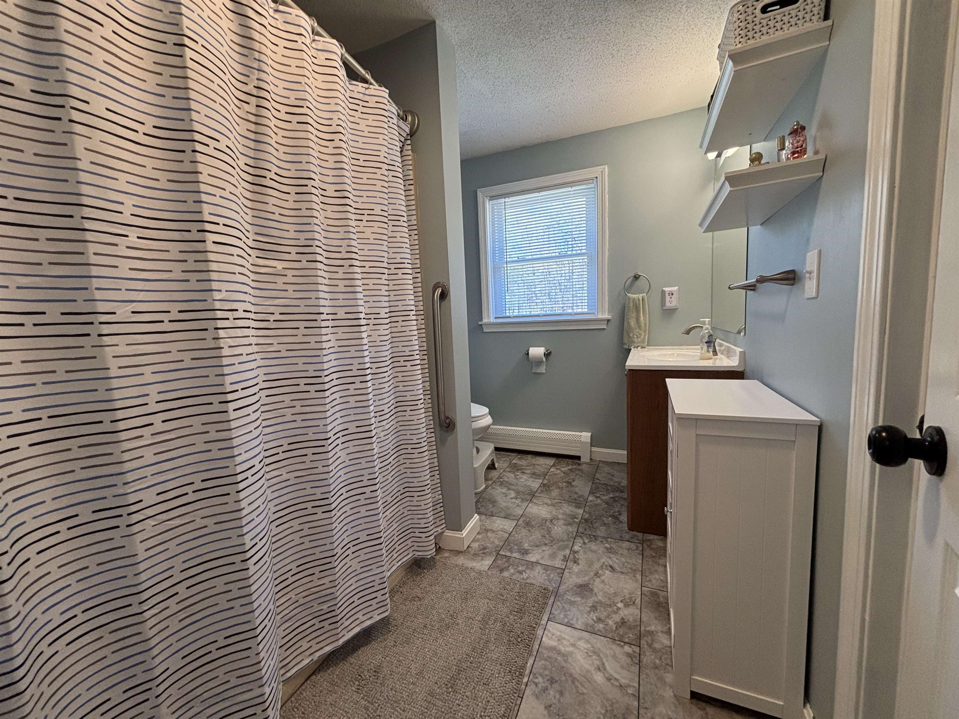 12 Landmark Ln, Goffstown, NH 03045
