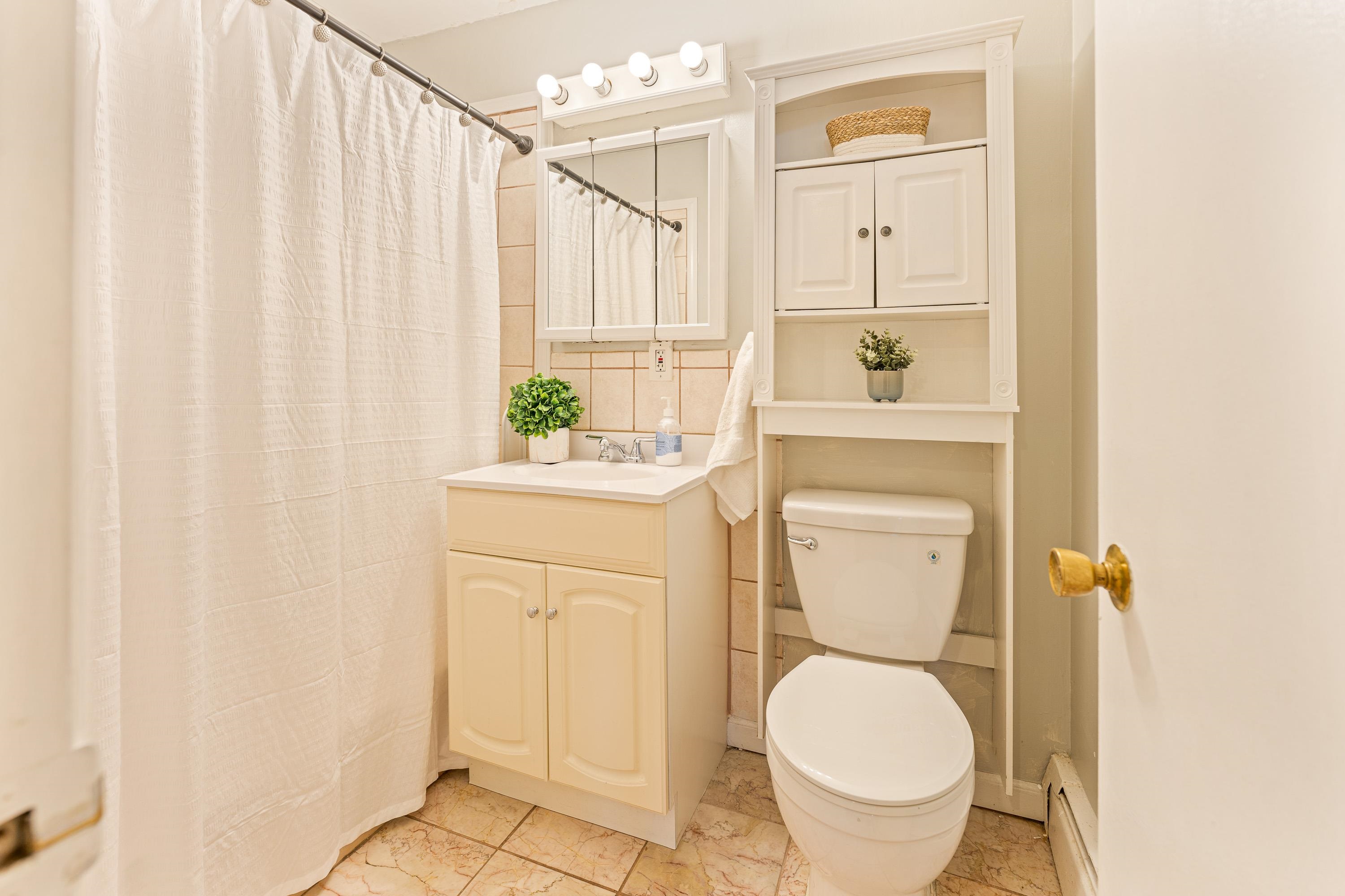 4 Brook Rd #8, Salem, NH 03079