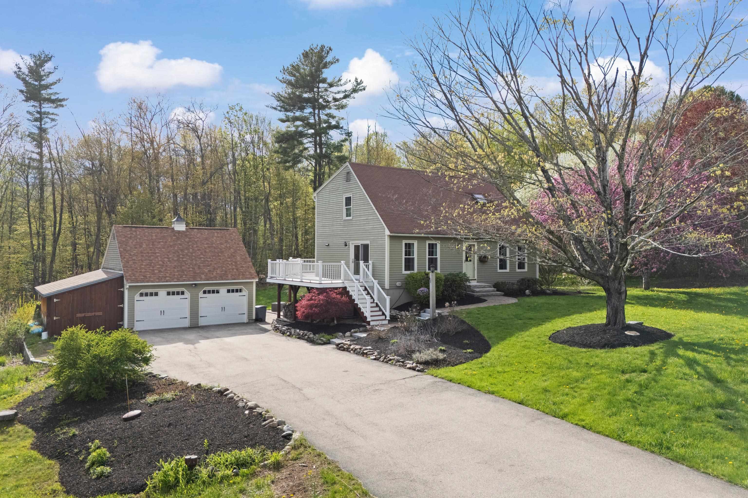 14 Weaver Pl, Weare, NH 03281