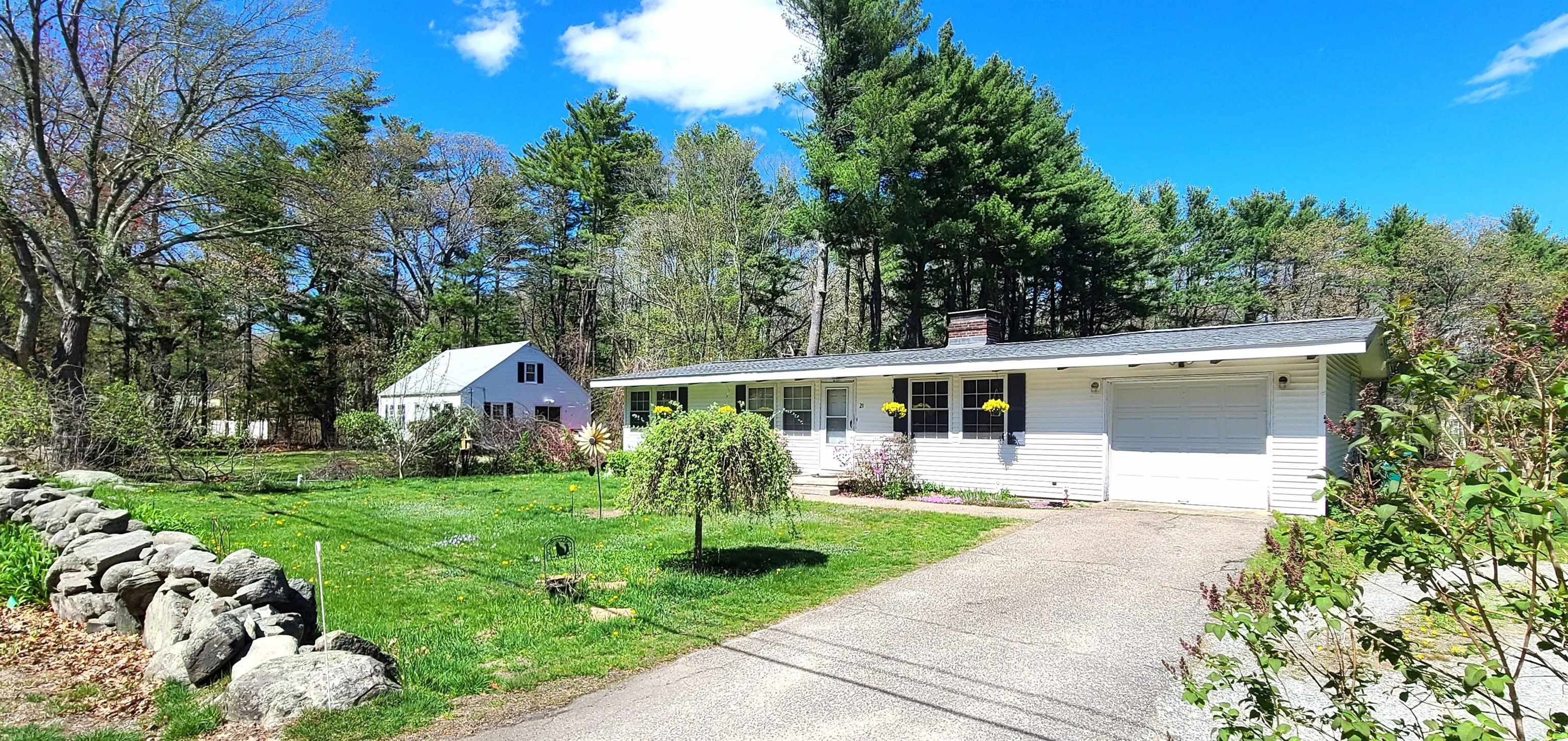 21 Cedar Rd, North Hampton, NH 03862