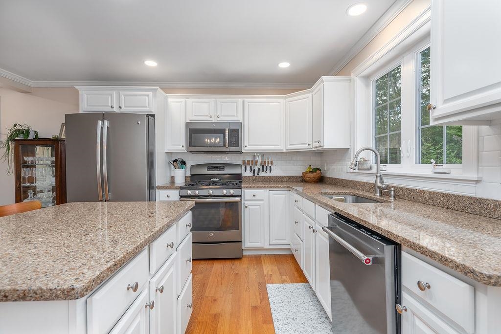 114 Young Rd, Barrington, NH 03825