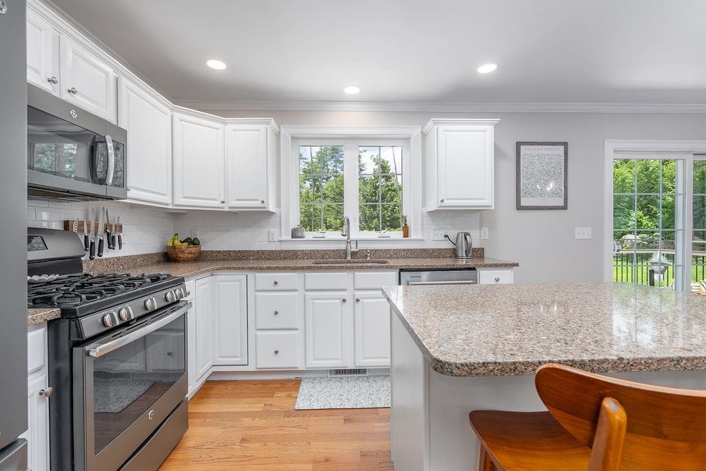 114 Young Rd, Barrington, NH 03825