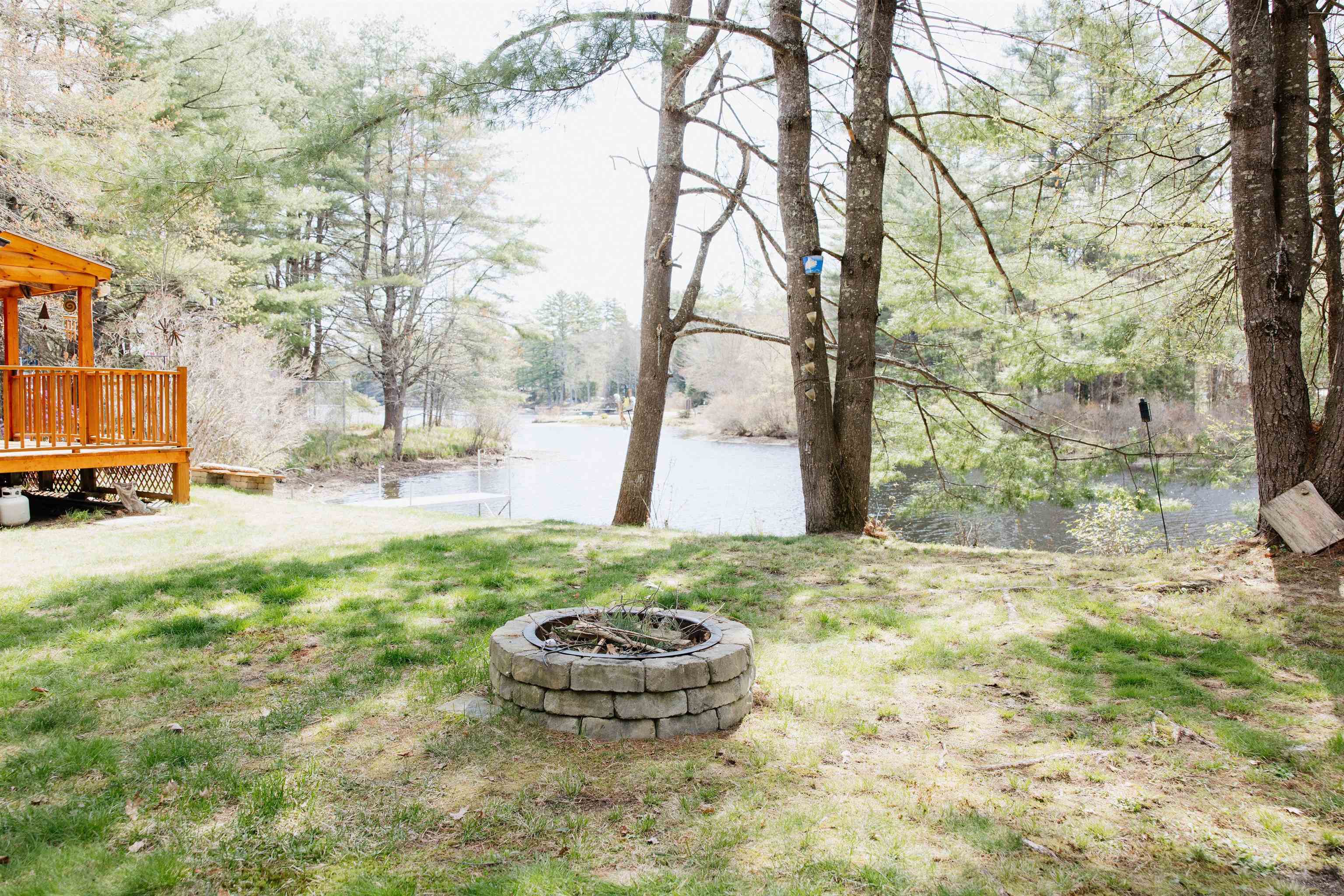 43 Moccasin Trl, Hillsborough, NH 03244