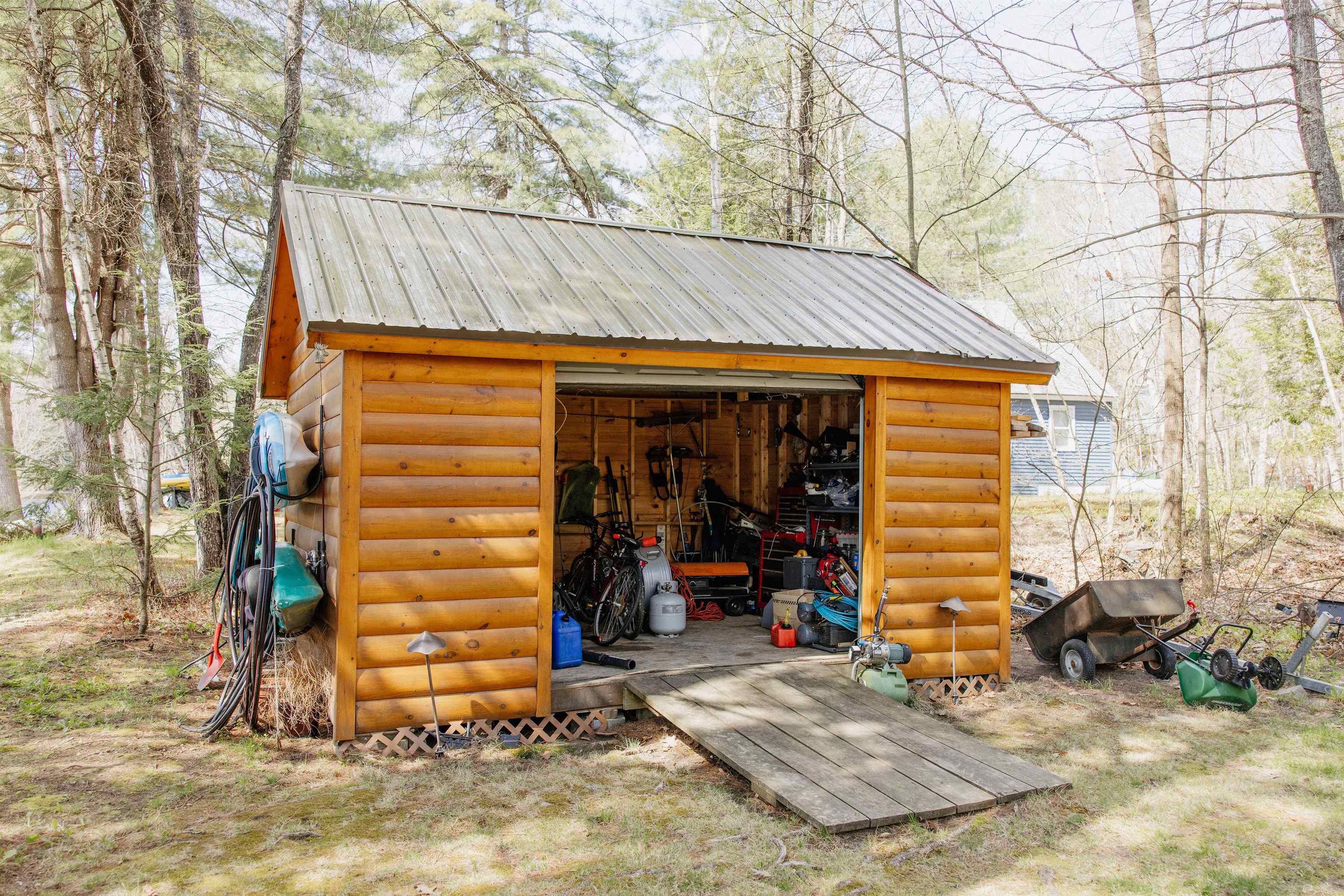 43 Moccasin Trl, Hillsborough, NH 03244