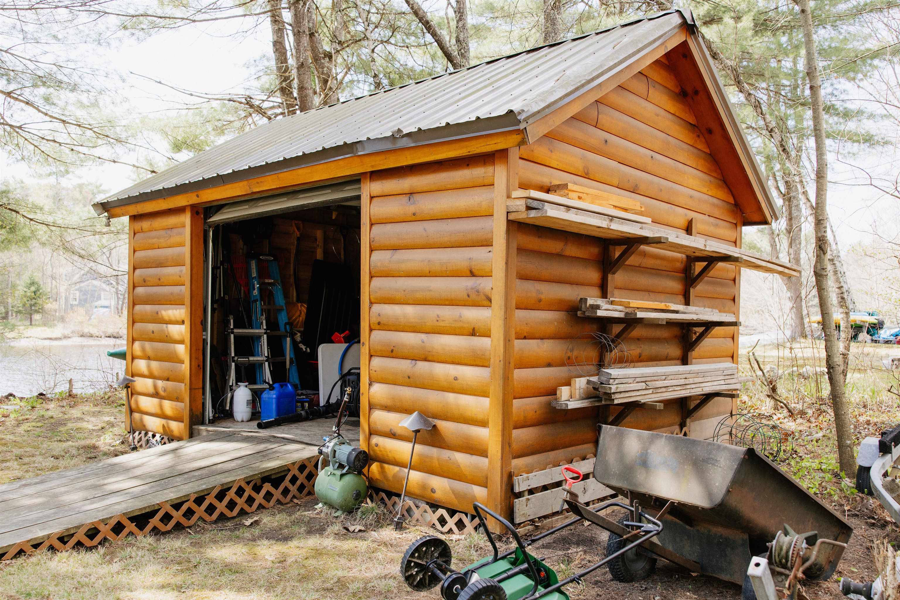 43 Moccasin Trl, Hillsborough, NH 03244