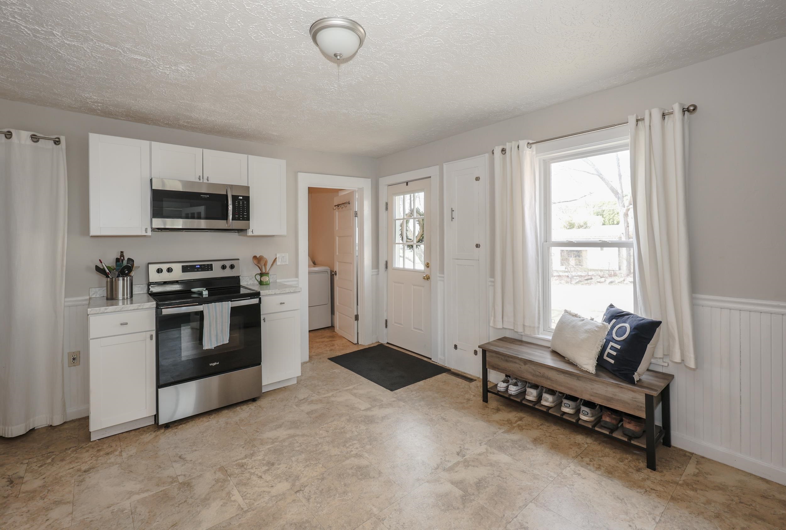 32 Turnpike St, Pembroke, NH 03275