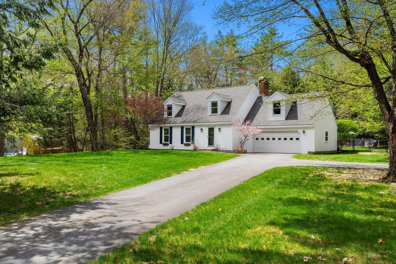 5 Wentworth Dr, Bedford, NH 03110